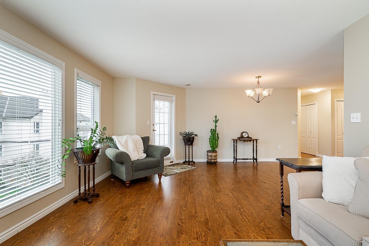 302 17730 58a Avenue, Surrey, British Columbia  V3S 8M5 - Photo 5 - R3068113