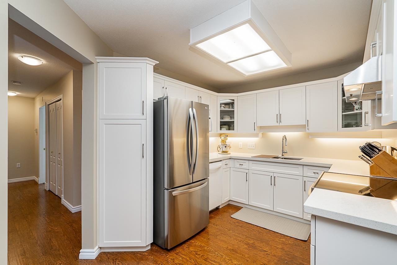 302 17730 58a Avenue, Surrey, British Columbia  V3S 8M5 - Photo 8 - R3068113