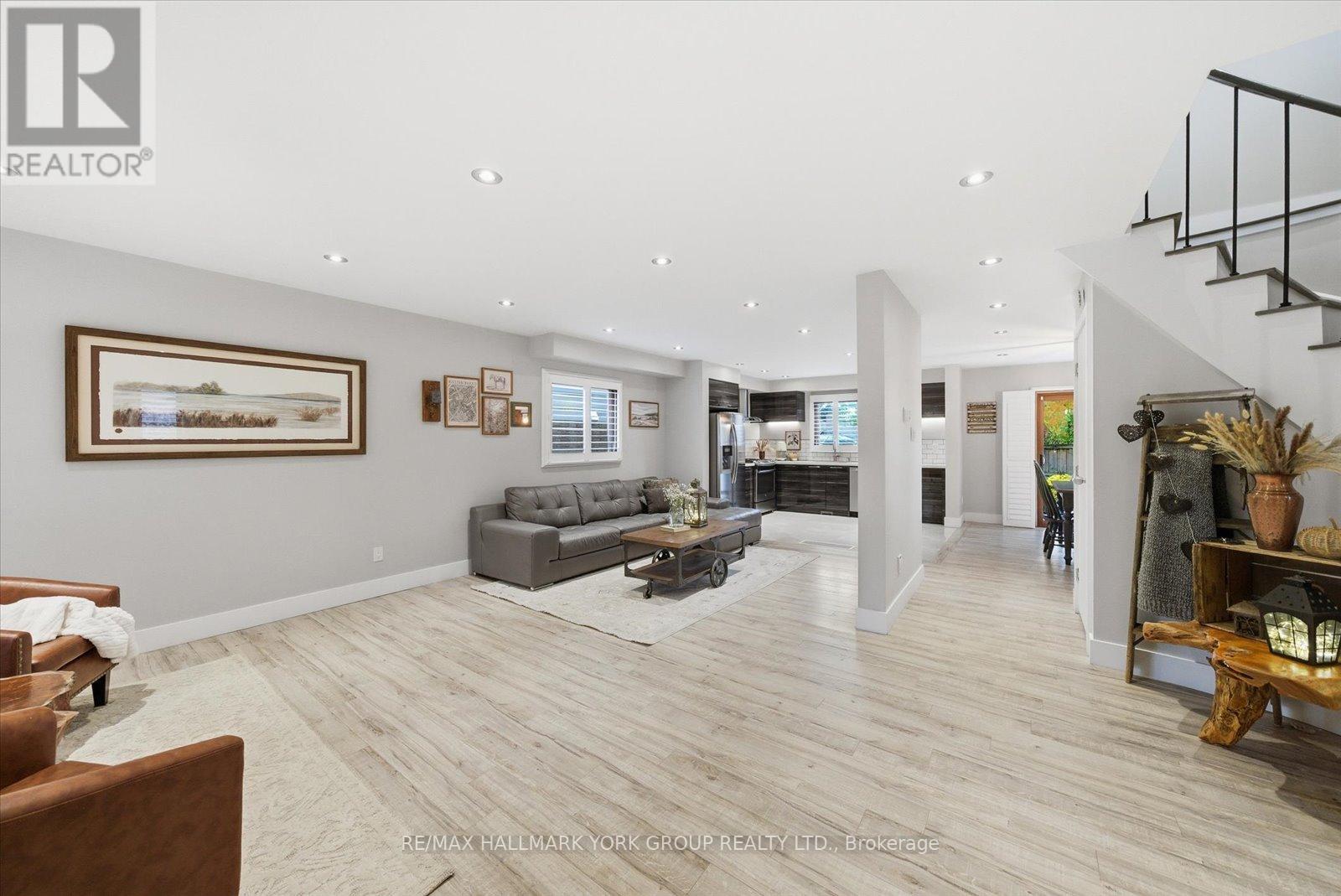 234 BILLINGS CRESCENT, Newmarket, Ontario