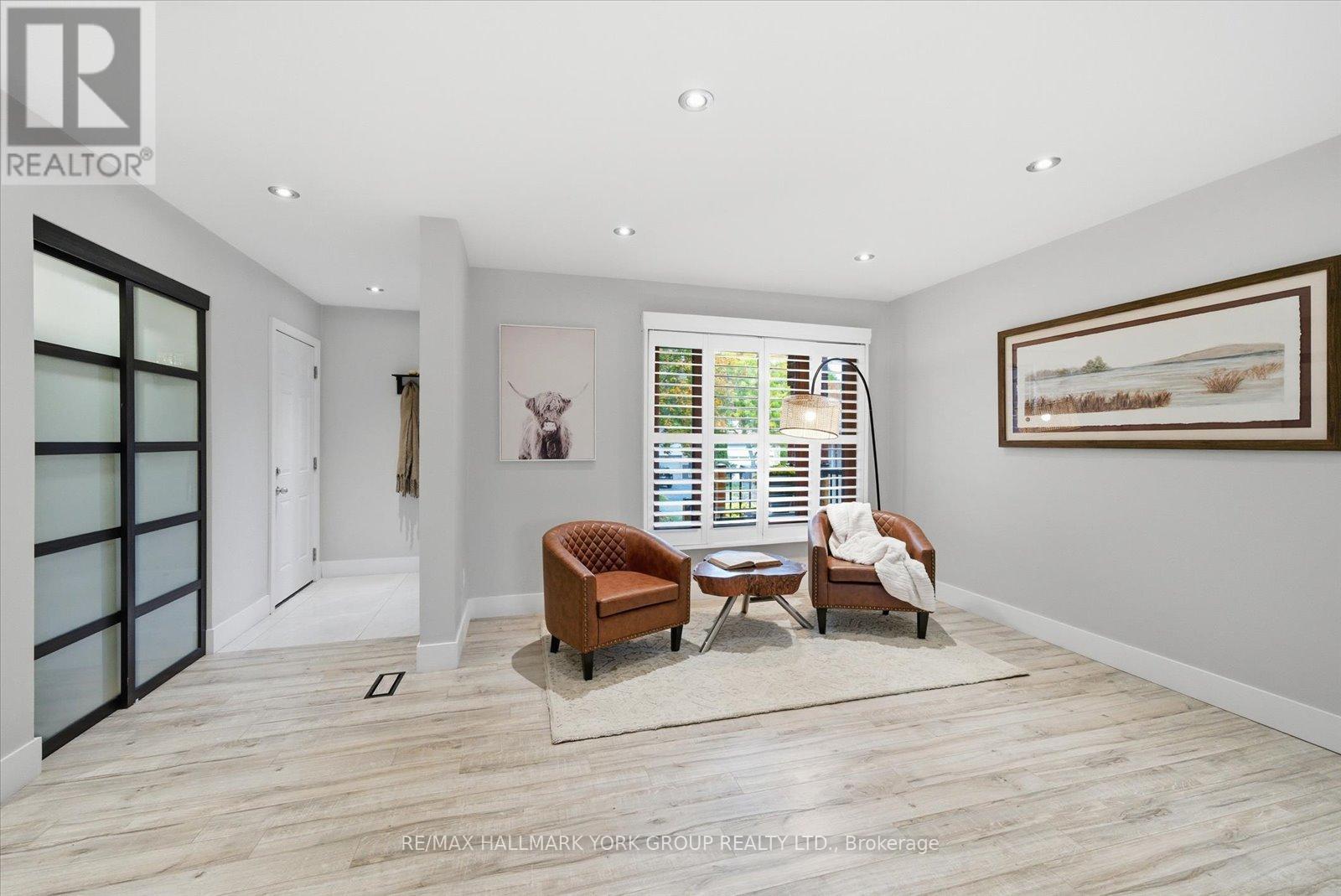 234 Billings Crescent, Newmarket, Ontario  L3Y 7Y7 - Photo 4 - N12553166