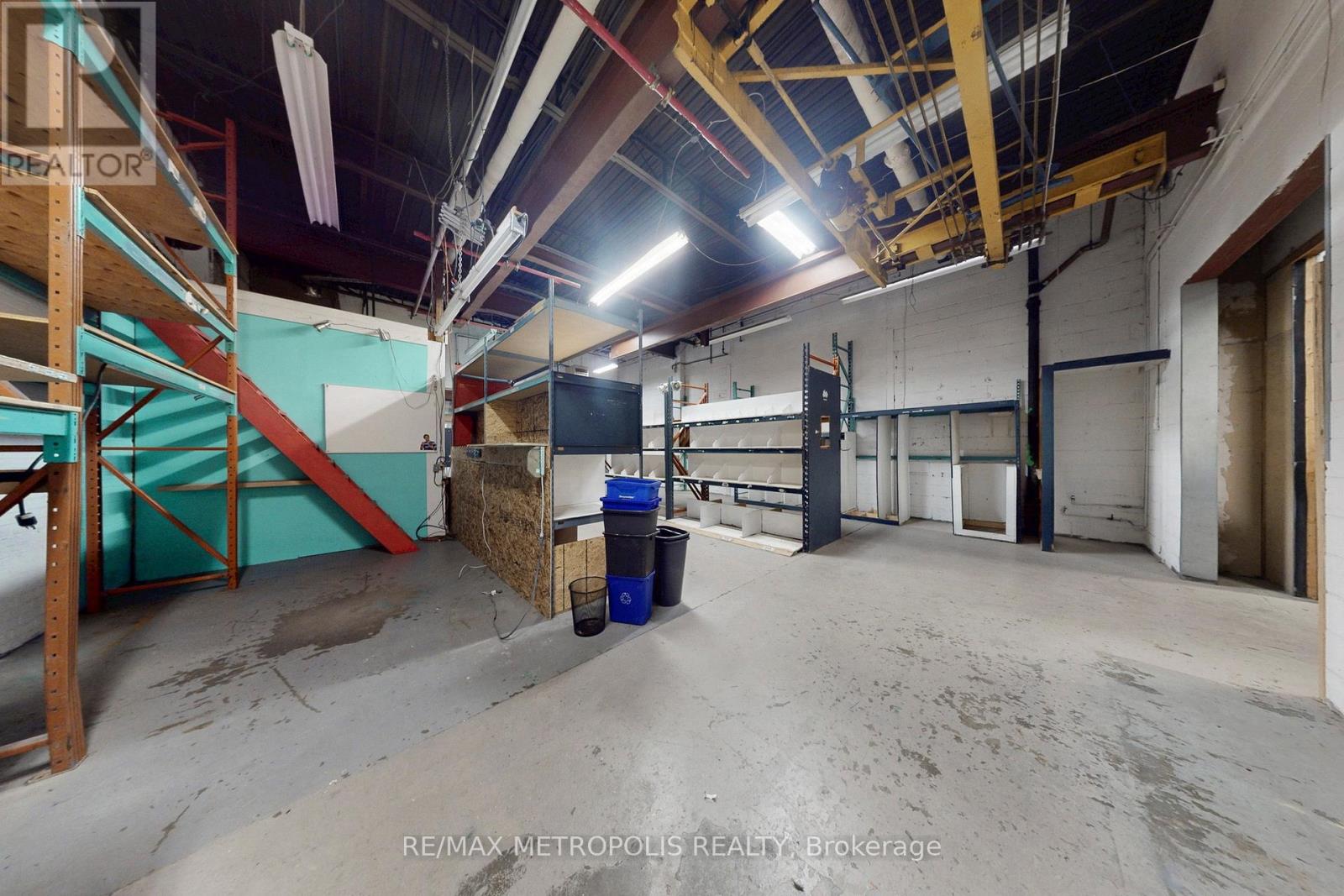 105 - 258 Wallace Avenue, Toronto, Ontario  M6P 3M9 - Photo 3 - W12553182