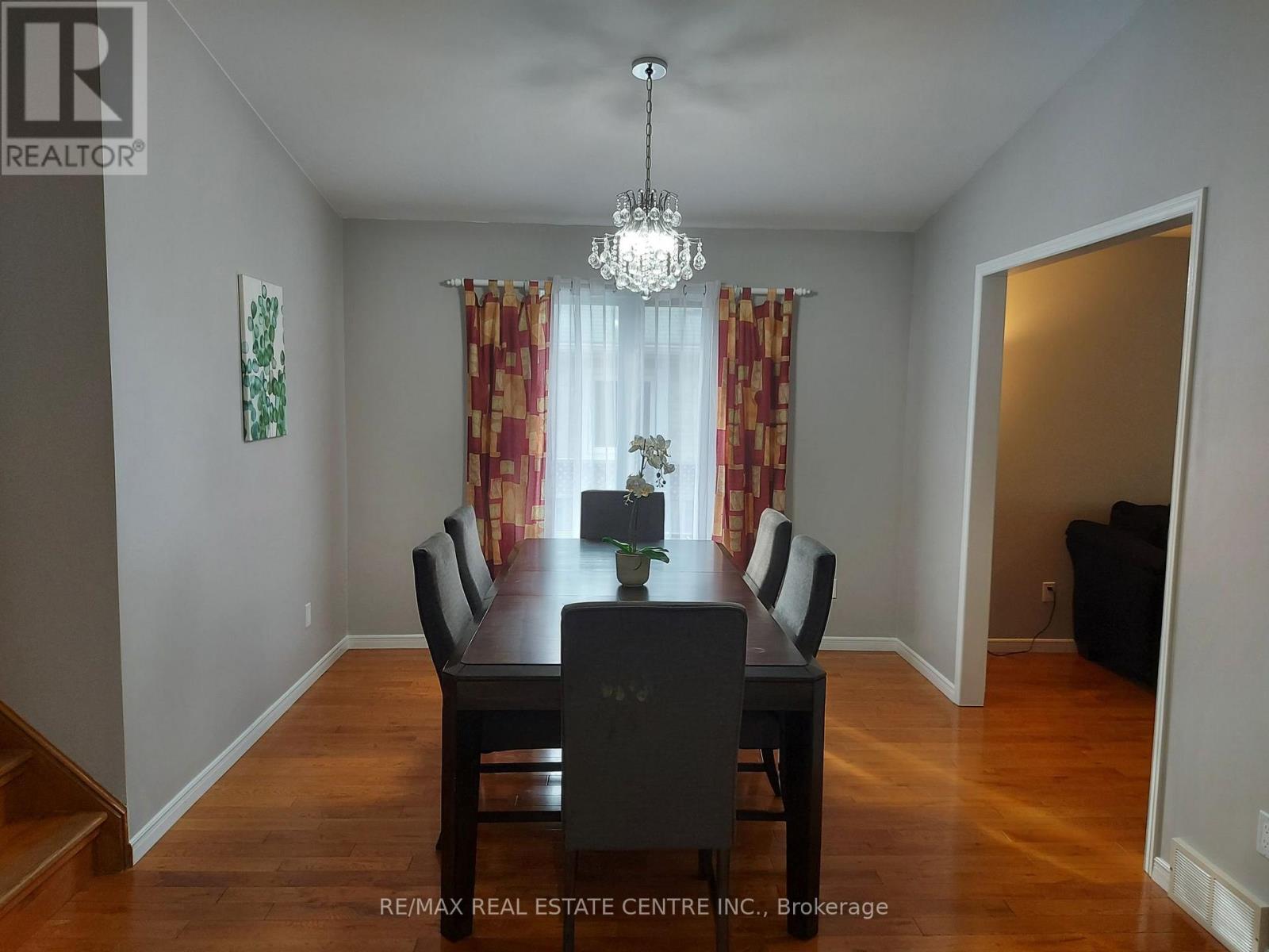 31 Josselyn Drive, London South, Ontario N6E 3V7 - Photo 4 - X12553054