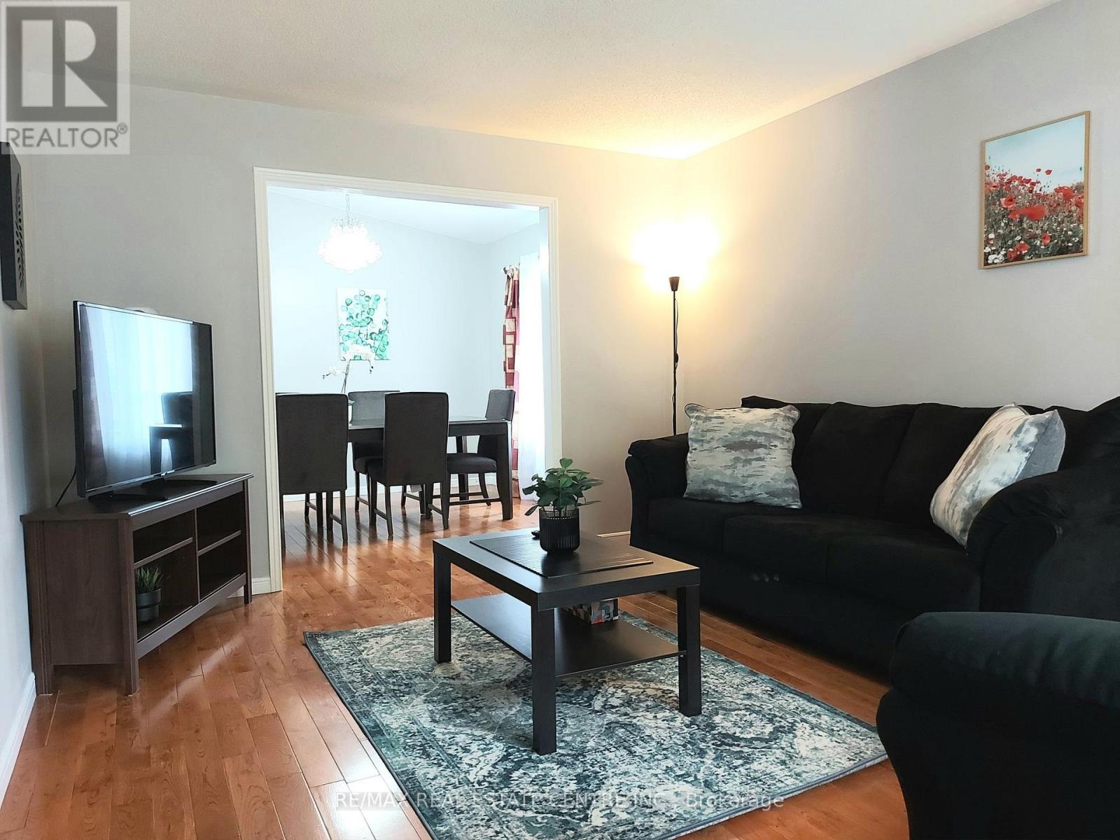 31 Josselyn Drive, London South, Ontario N6E 3V7 - Photo 5 - X12553054