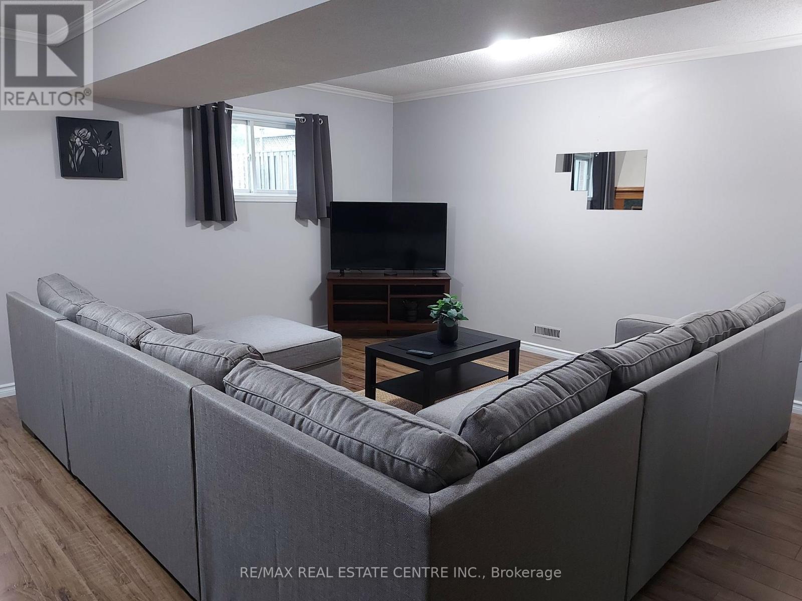 31 Josselyn Drive, London South, Ontario N6E 3V7 - Photo 30 - X12553054