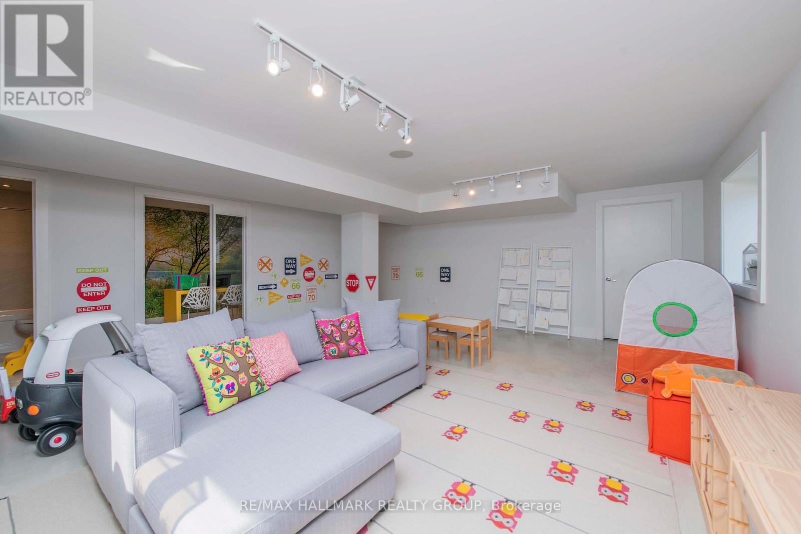 106 Hackamore Crescent, Ottawa, Ontario  K0A 2Z0 - Photo 38 - X12553218