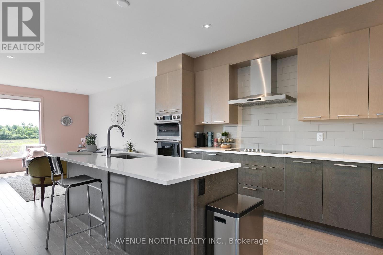 244 Shuttleworth Drive, Ottawa, Ontario  K1T 0T4 - Photo 11 - X12553222