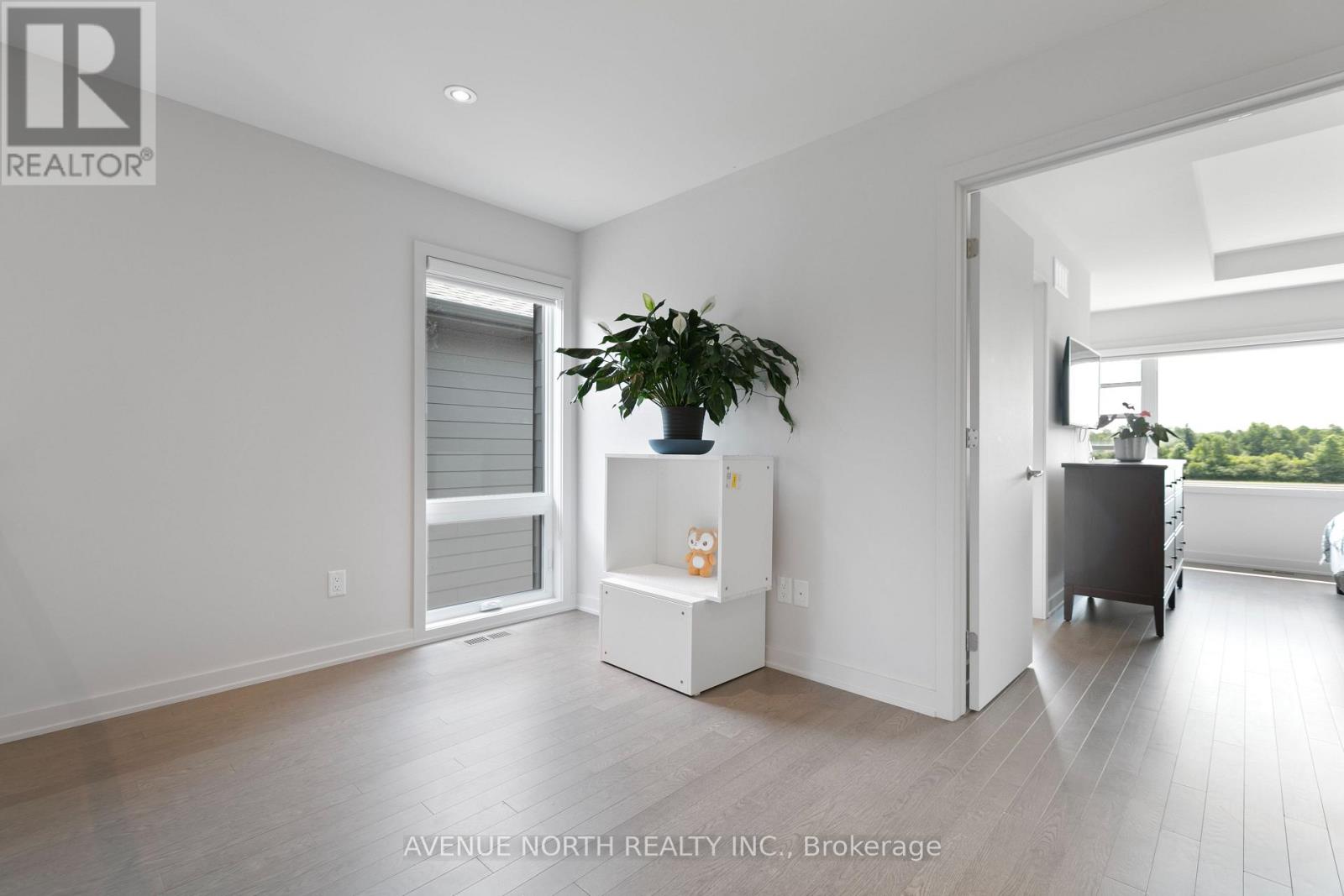 244 Shuttleworth Drive, Ottawa, Ontario  K1T 0T4 - Photo 26 - X12553222