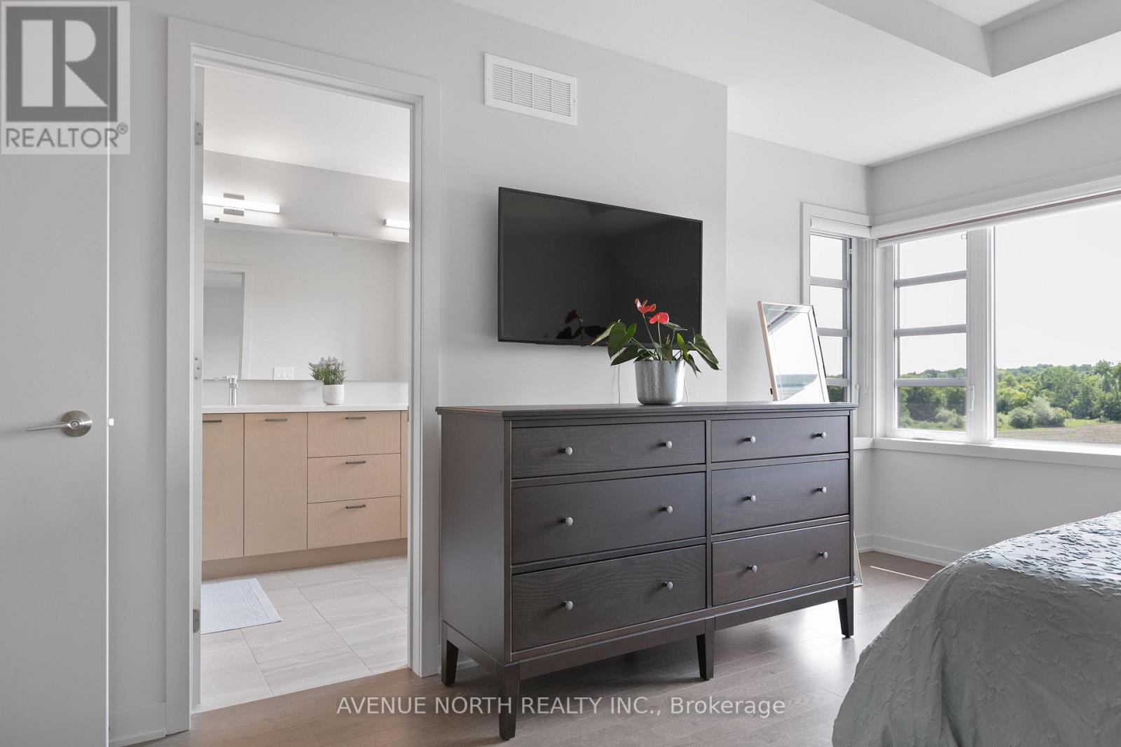 244 Shuttleworth Drive, Ottawa, Ontario  K1T 0T4 - Photo 29 - X12553222