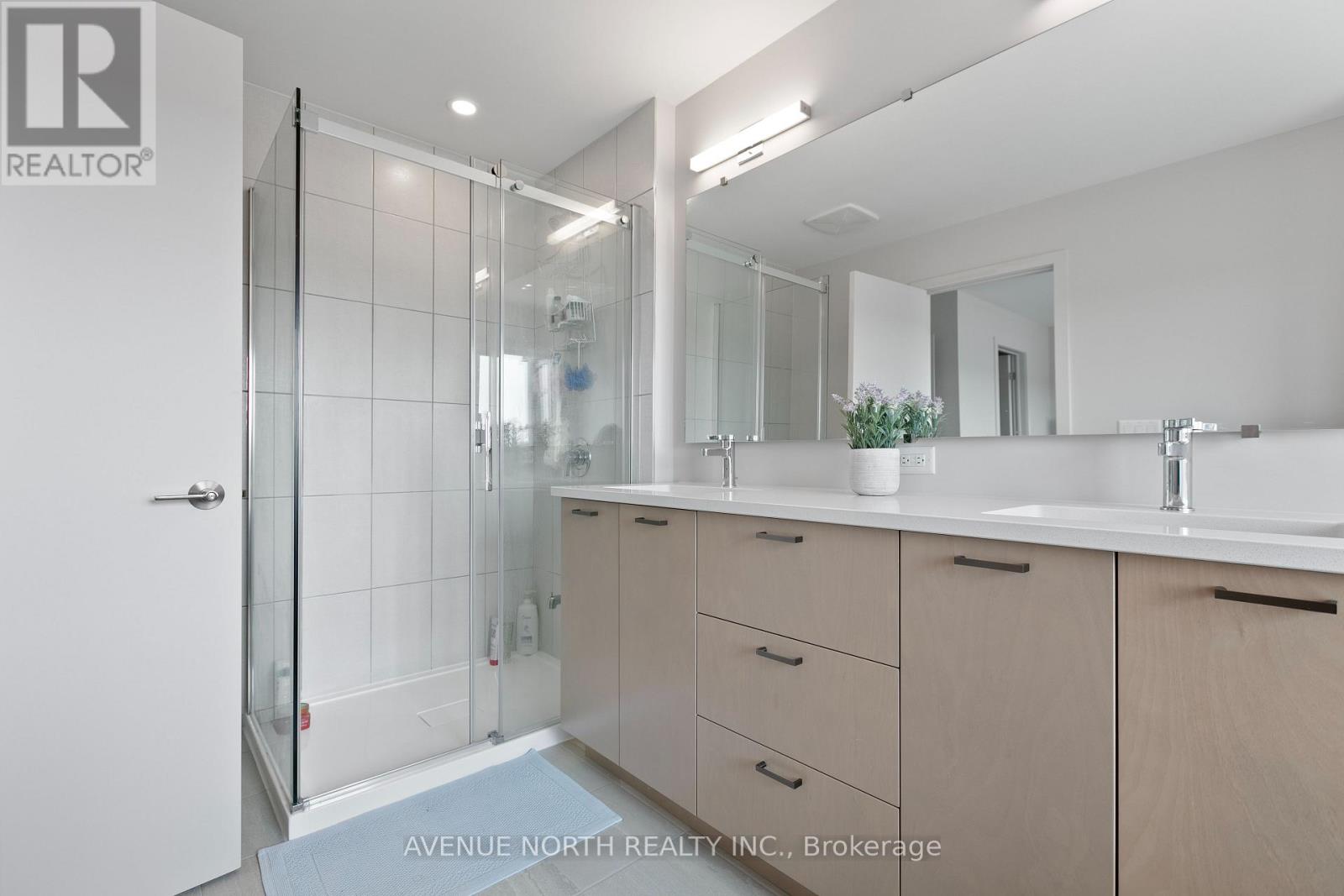 244 Shuttleworth Drive, Ottawa, Ontario  K1T 0T4 - Photo 31 - X12553222