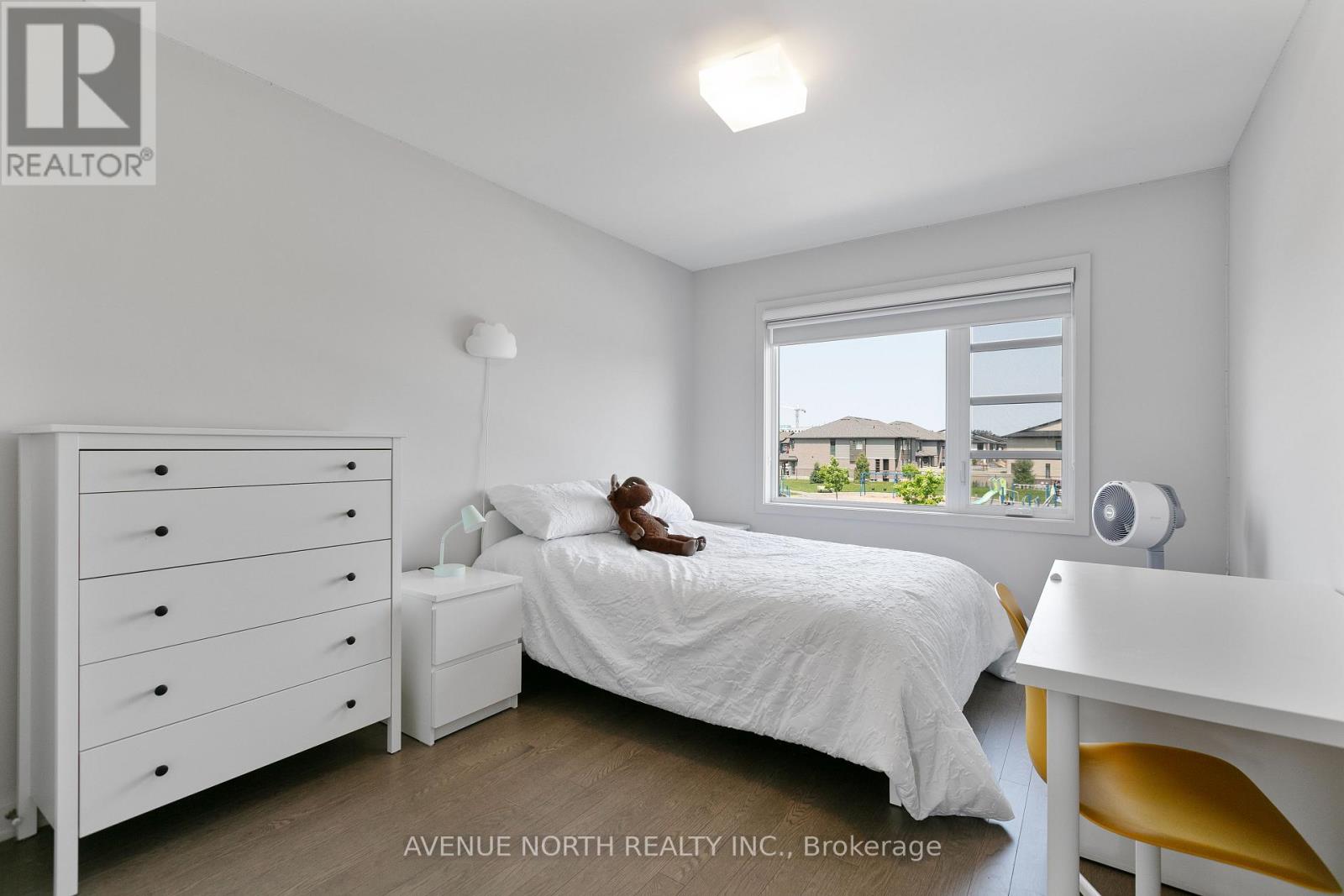 244 Shuttleworth Drive, Ottawa, Ontario  K1T 0T4 - Photo 32 - X12553222