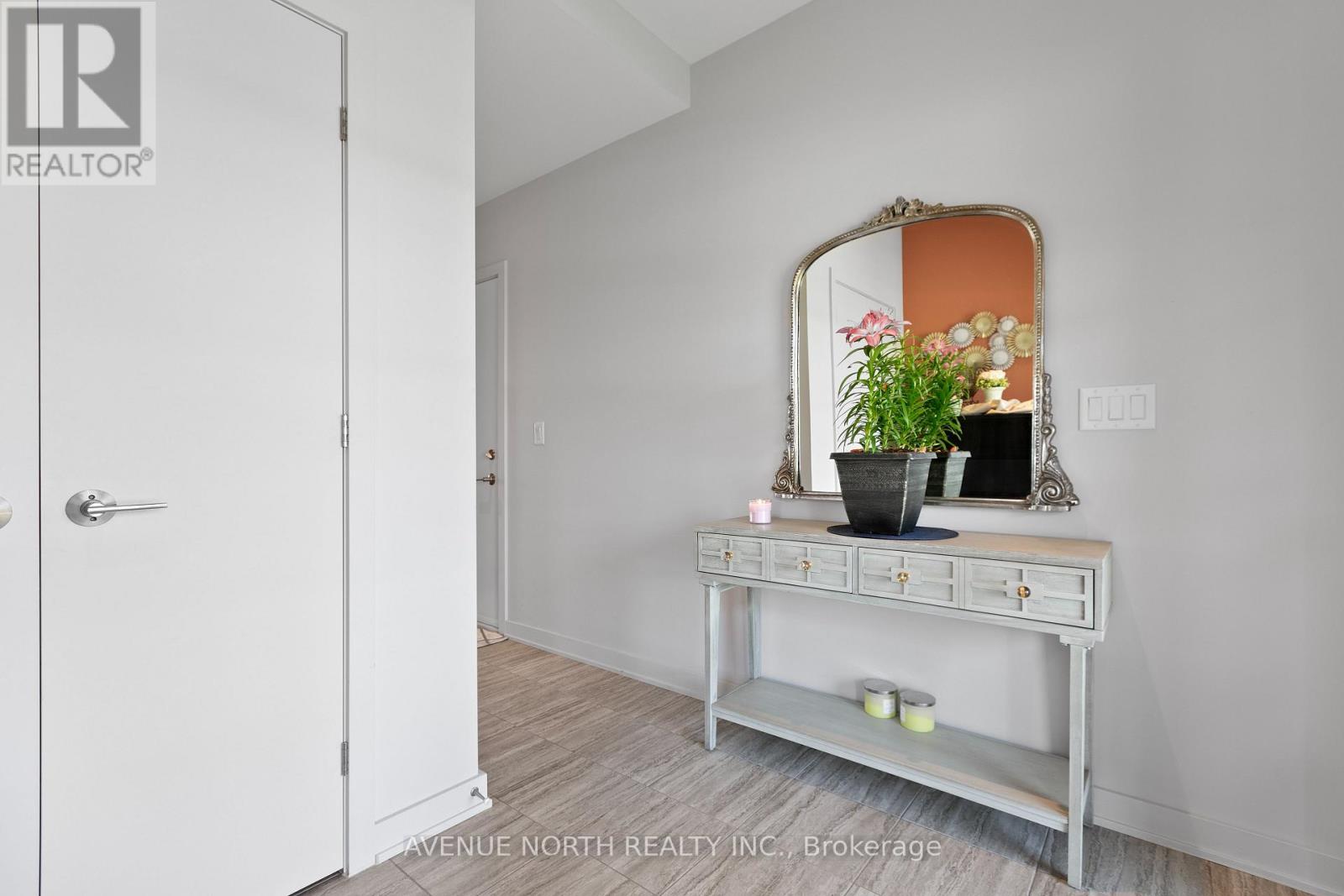 244 Shuttleworth Drive, Ottawa, Ontario  K1T 0T4 - Photo 9 - X12553222