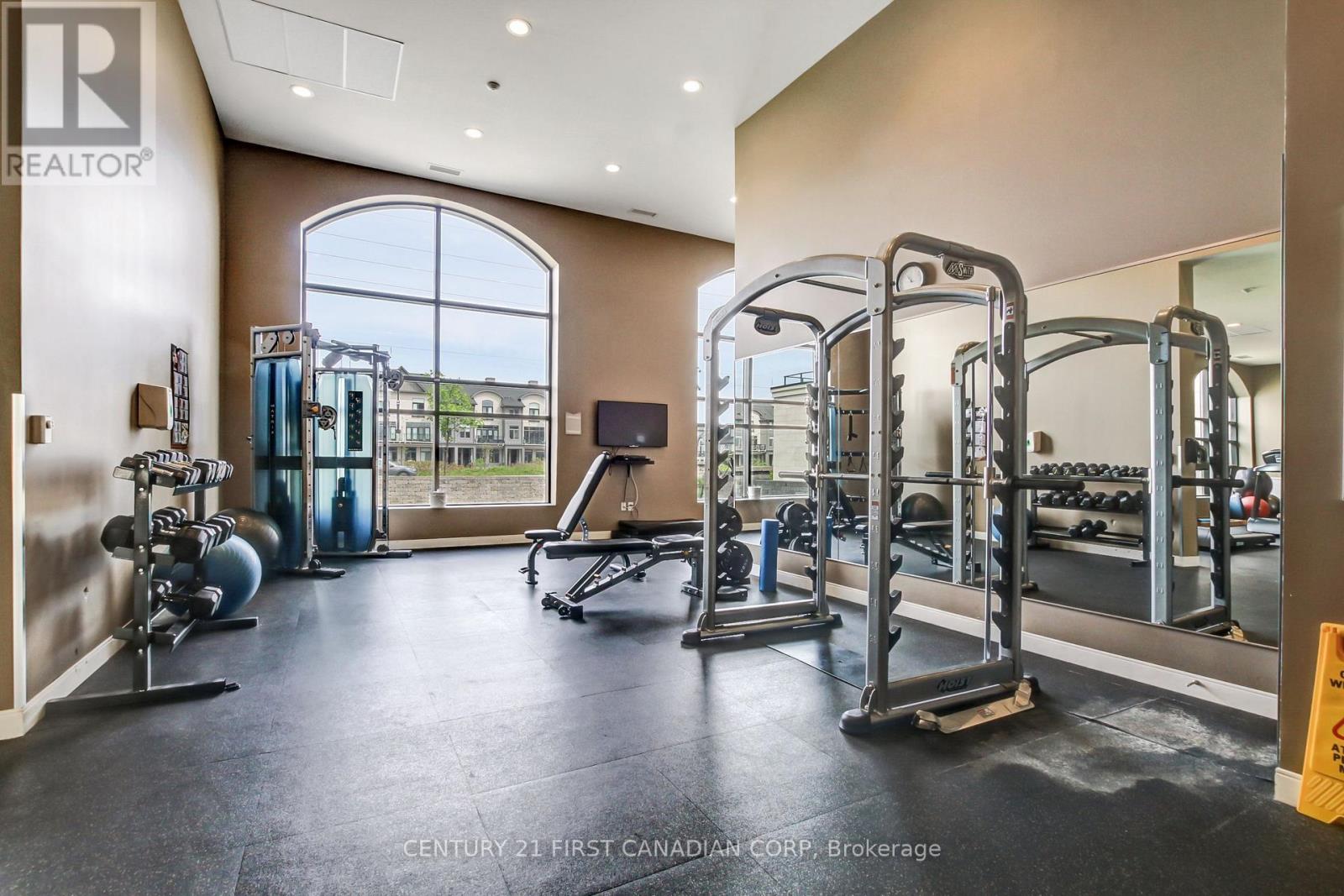 512 - 240 Villagewalk Boulevard, London North, Ontario N6G 0P6 - Photo 24 - X12480298