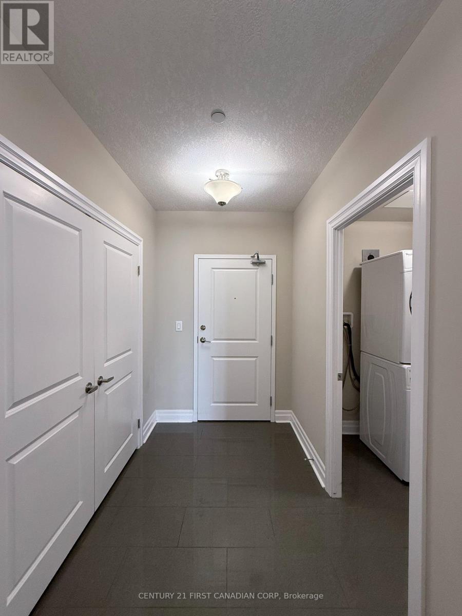 512 - 240 Villagewalk Boulevard, London North, Ontario N6G 0P6 - Photo 6 - X12480298