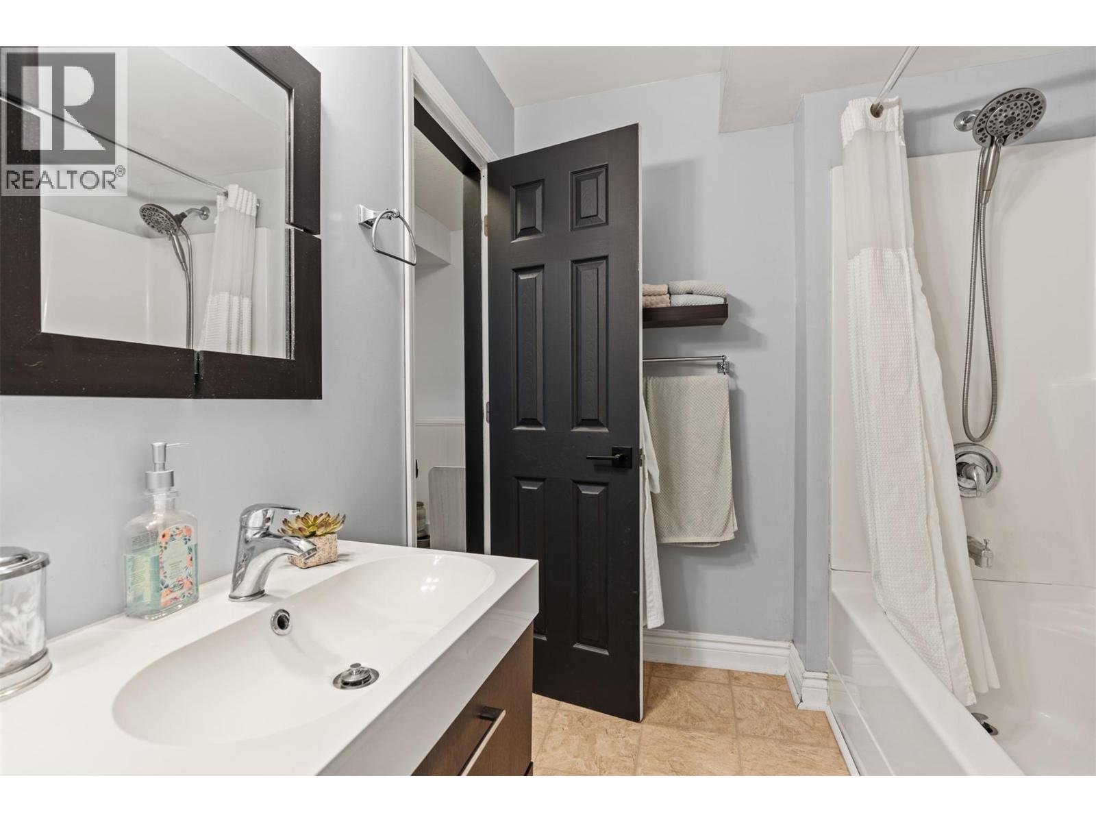 4311 15th Avenue, Vernon, British Columbia  V1T 6Y1 - Photo 10 - 10369052