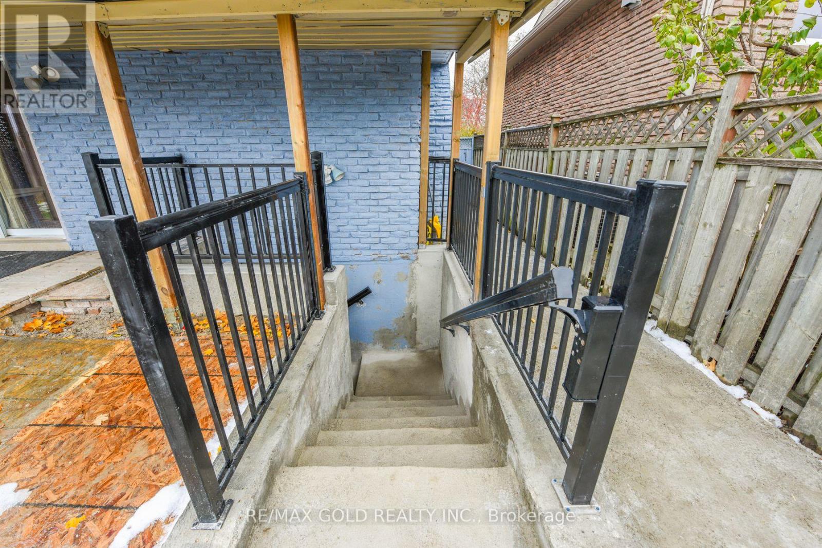 7610 Anaka Drive, Mississauga, Ontario L4T 3H7 - Photo 20 - W12549212