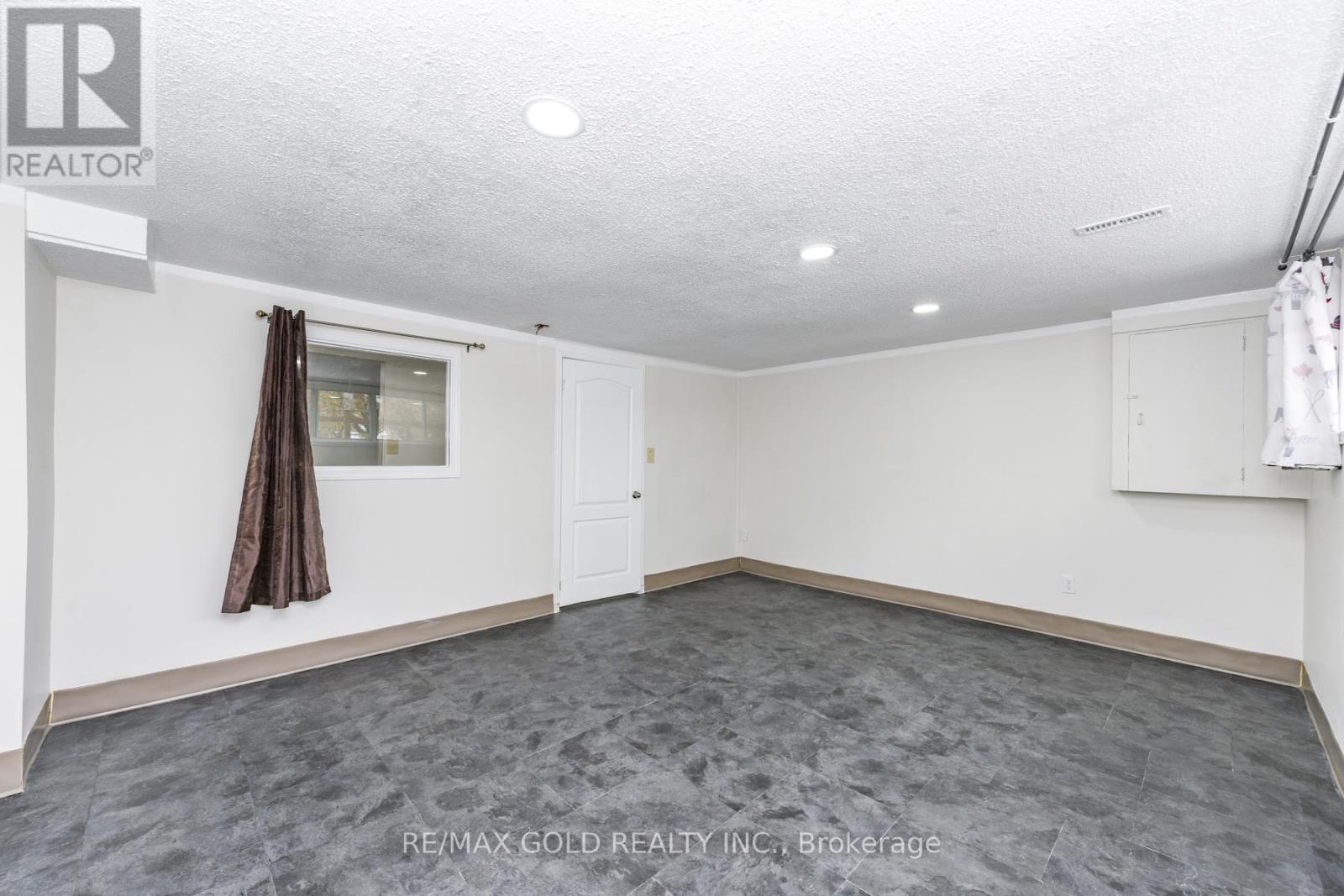 7610 Anaka Drive, Mississauga, Ontario L4T 3H7 - Photo 29 - W12549212