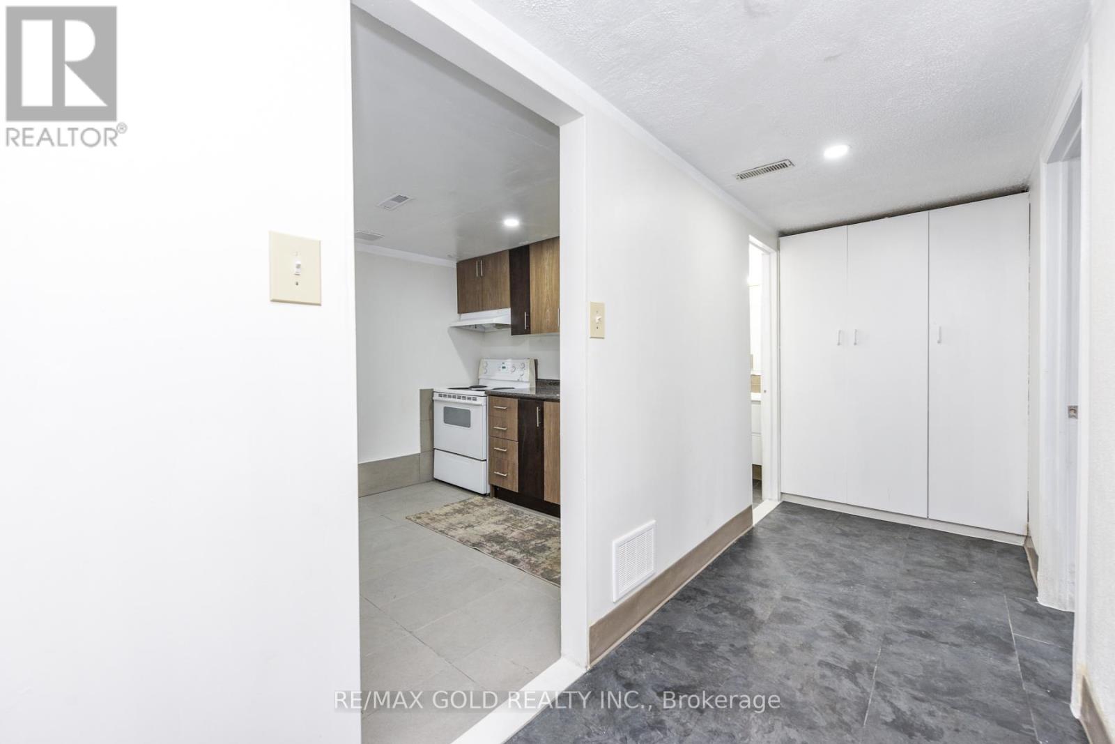 7610 Anaka Drive, Mississauga, Ontario L4T 3H7 - Photo 26 - W12549212