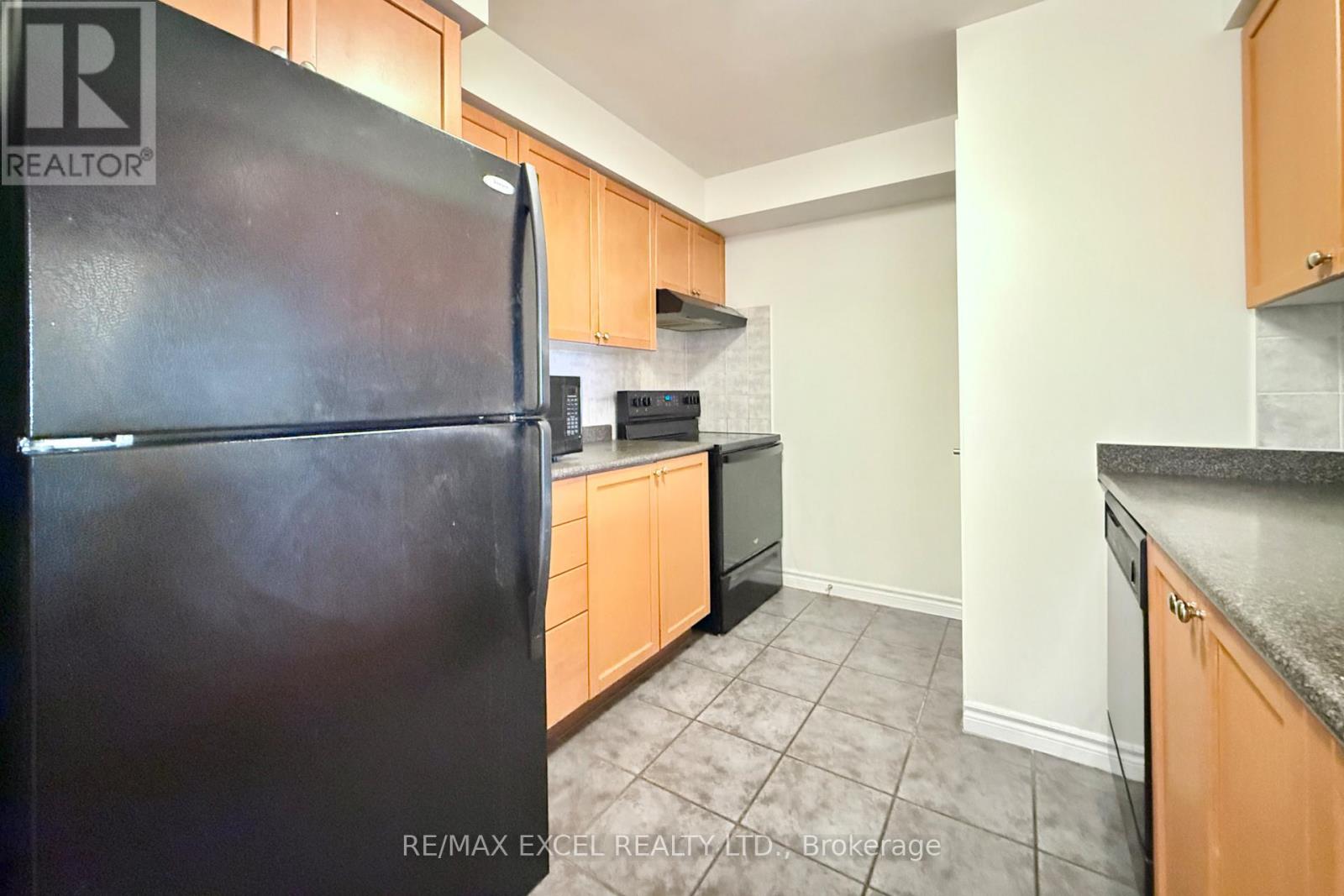 1918 - 3880 Duke Of York Boulevard, Mississauga, Ontario L5B 4M7 - Photo 11 - W12551812