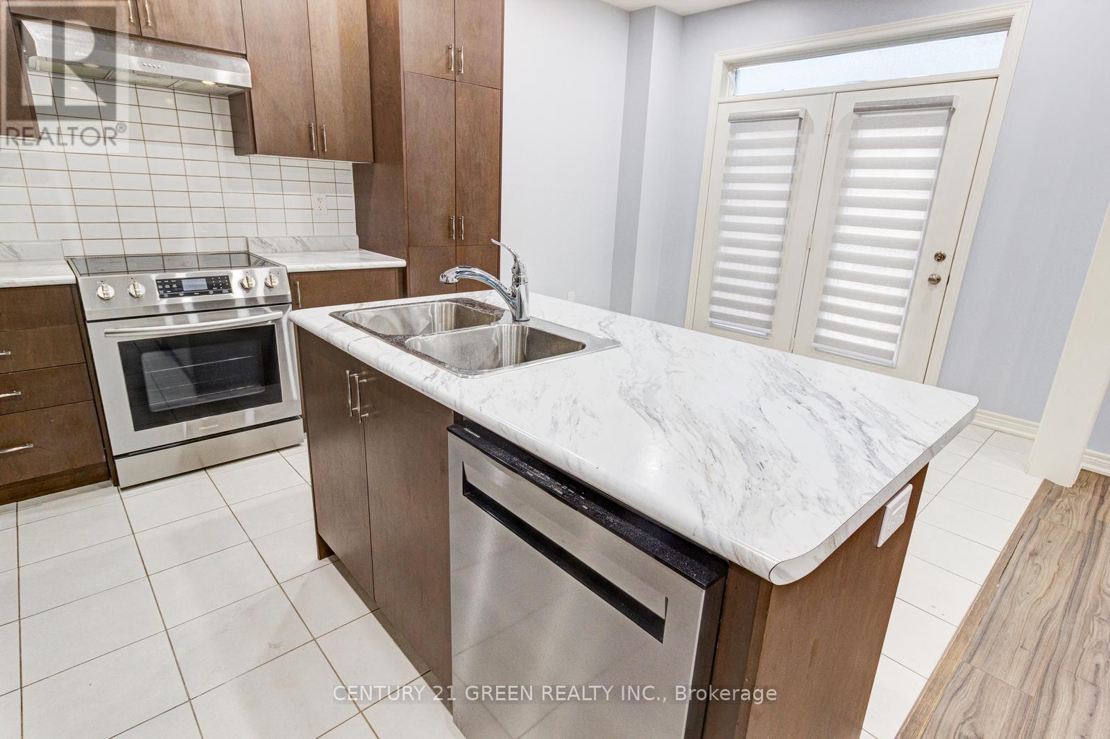 300 Skinner Road, Hamilton, Ontario L8B 1X2 - Photo 17 - X12547494