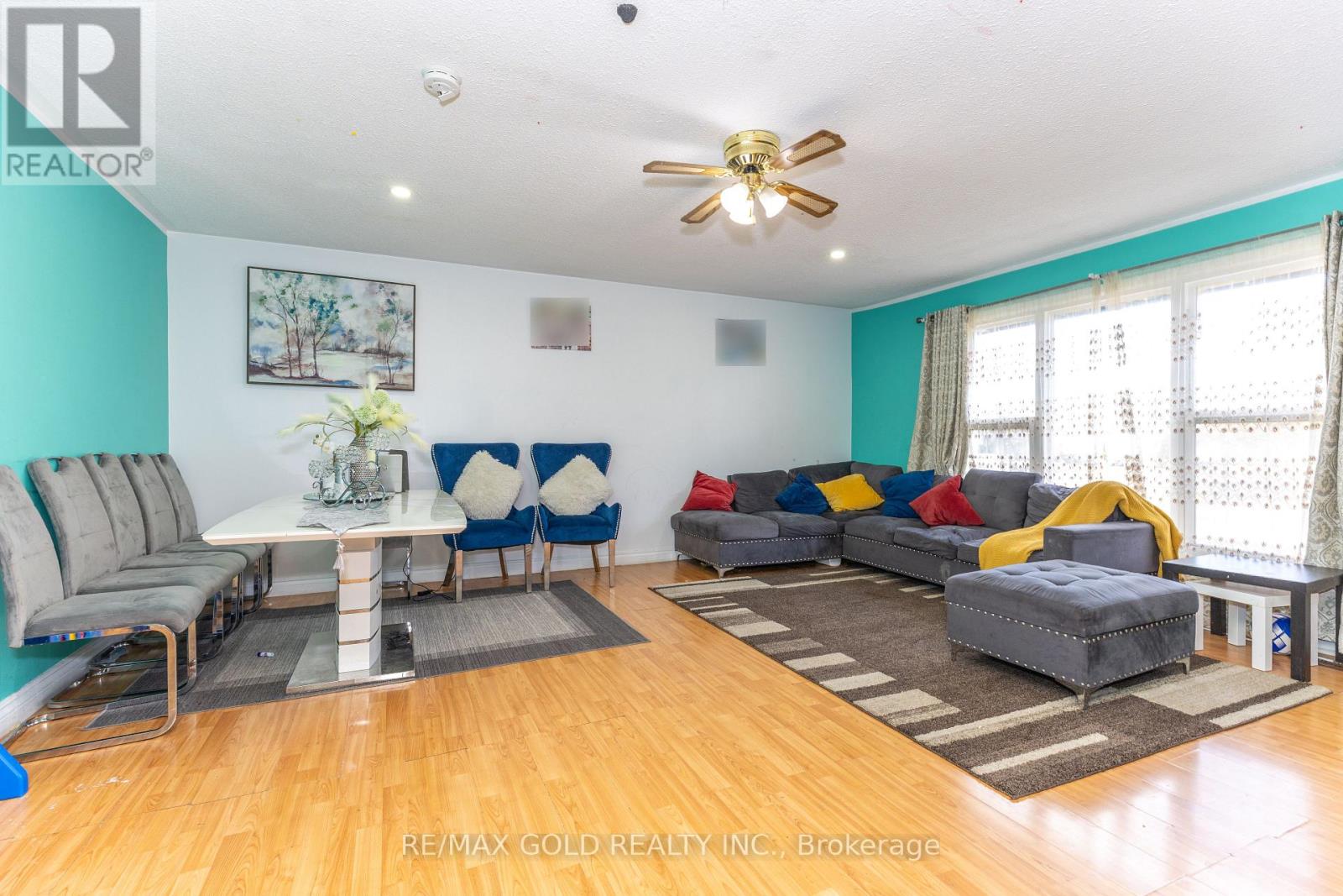 7610 Anaka Drive, Mississauga, Ontario L4T 3H7 - Photo 4 - W12549212