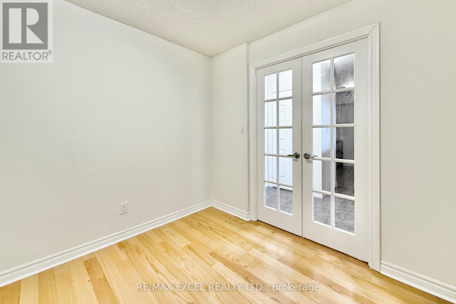 1918 - 3880 Duke Of York Boulevard, Mississauga, Ontario L5B 4M7 - Photo 14 - W12551812