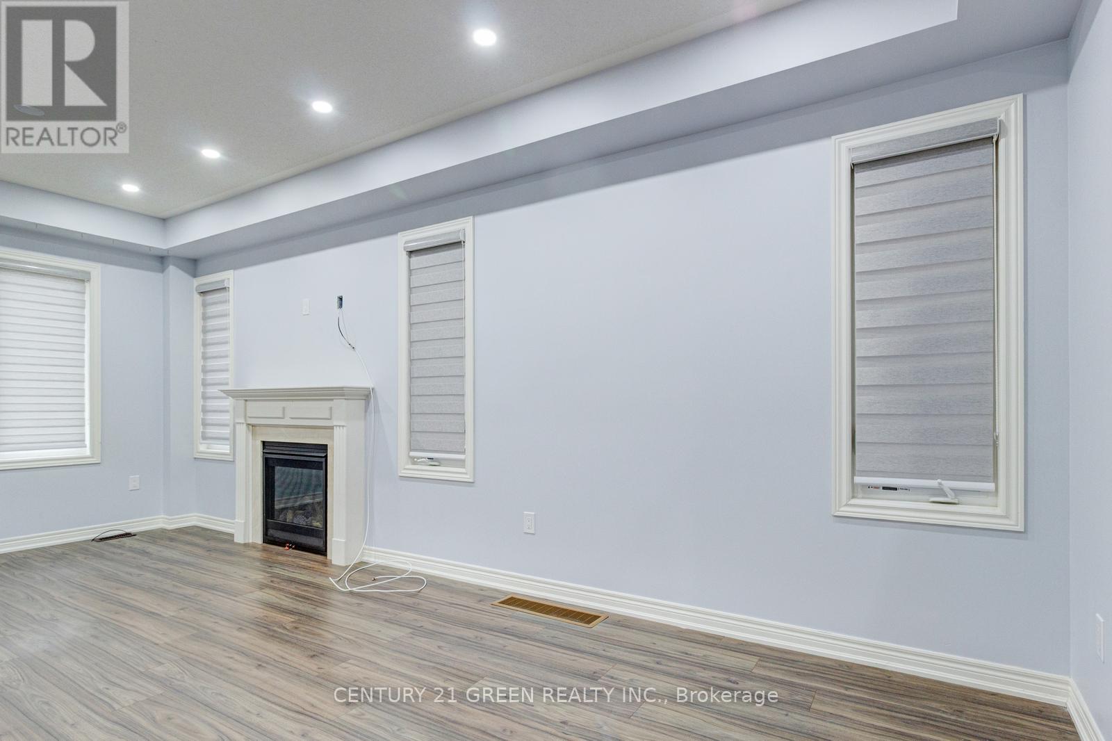 300 Skinner Road, Hamilton, Ontario L8B 1X2 - Photo 12 - X12547494