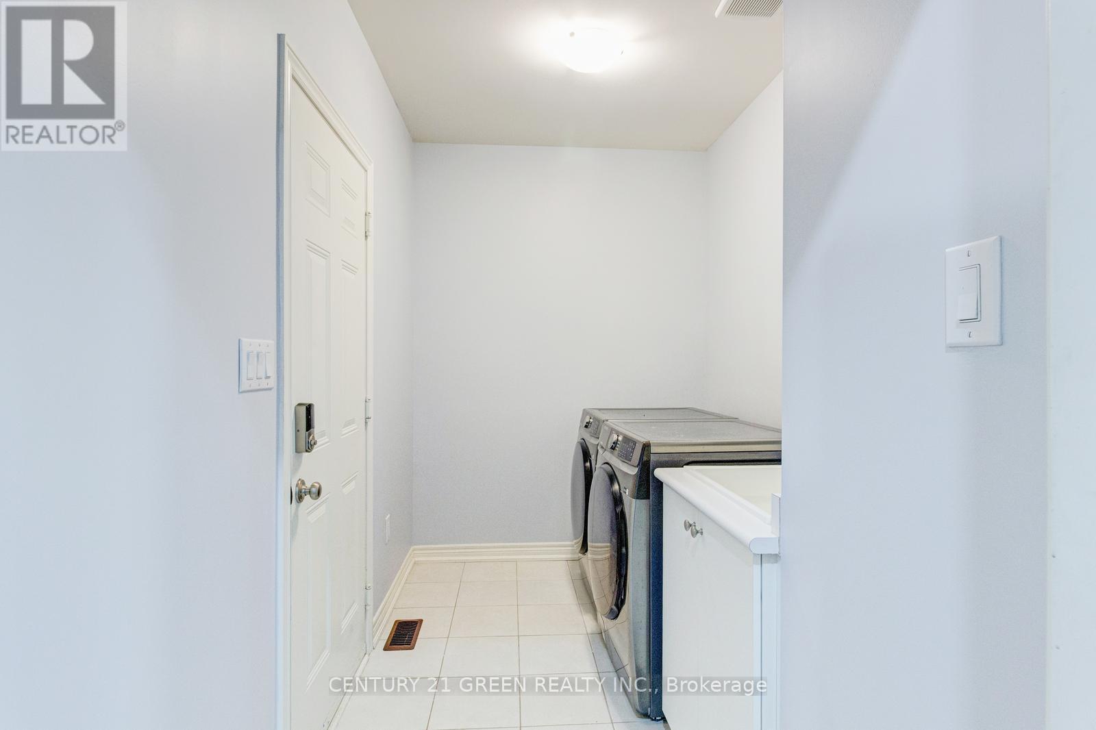 300 Skinner Road, Hamilton, Ontario L8B 1X2 - Photo 40 - X12547494