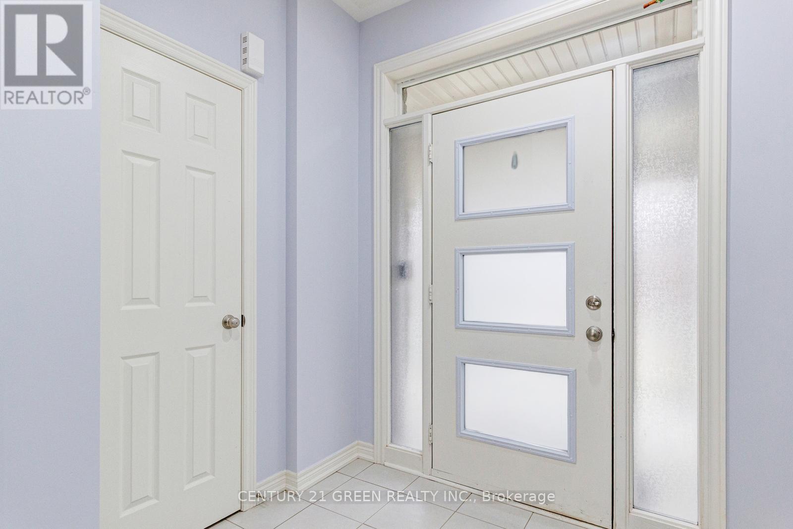 300 Skinner Road, Hamilton, Ontario L8B 1X2 - Photo 8 - X12547494