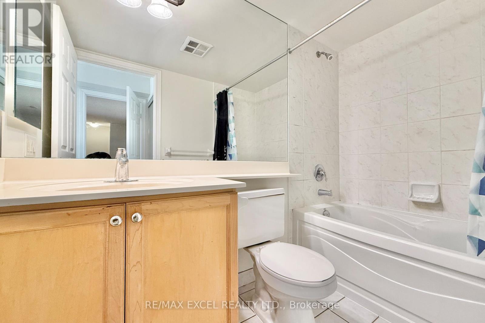 1918 - 3880 Duke Of York Boulevard, Mississauga, Ontario L5B 4M7 - Photo 20 - W12551812