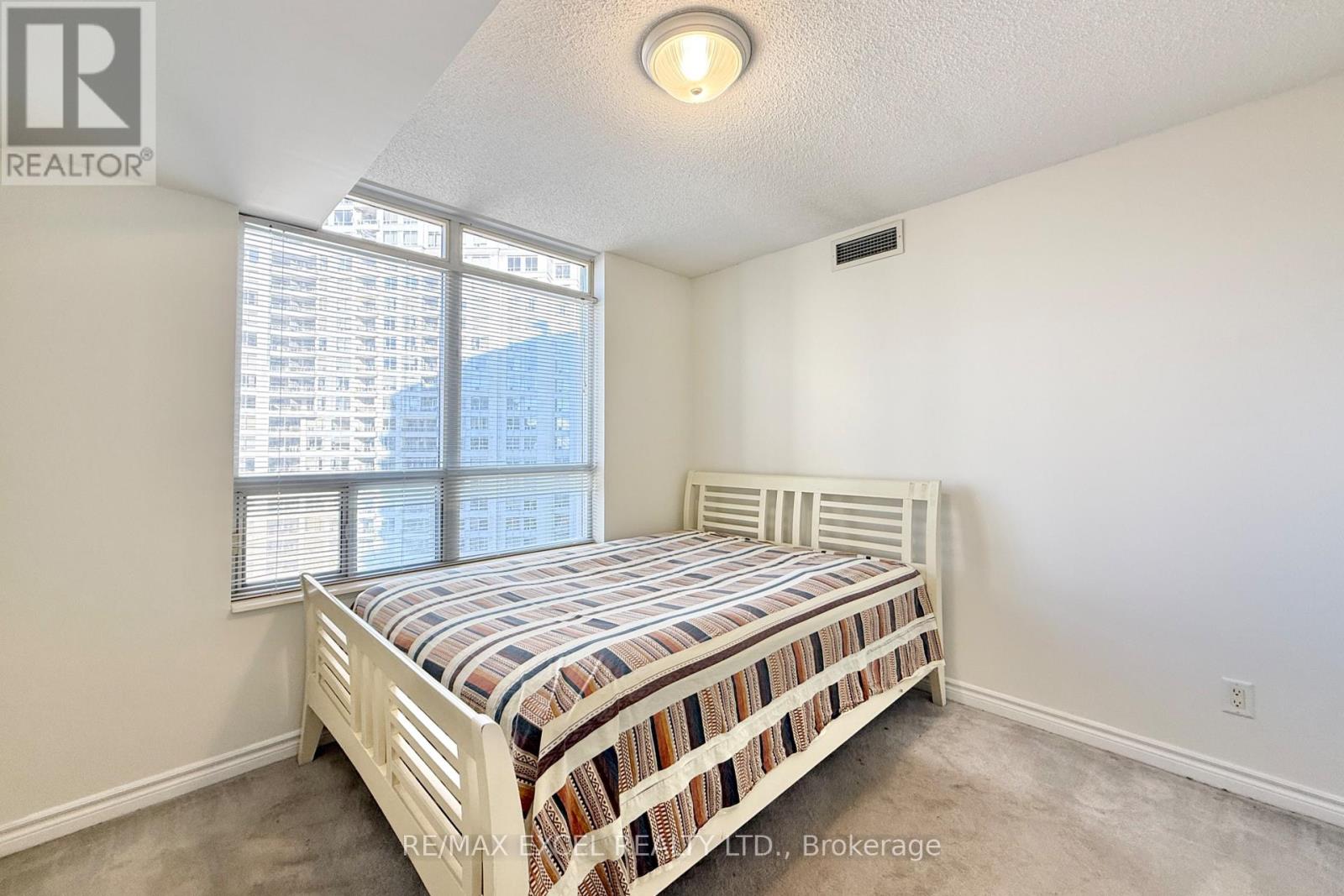 1918 - 3880 Duke Of York Boulevard, Mississauga, Ontario L5B 4M7 - Photo 24 - W12551812