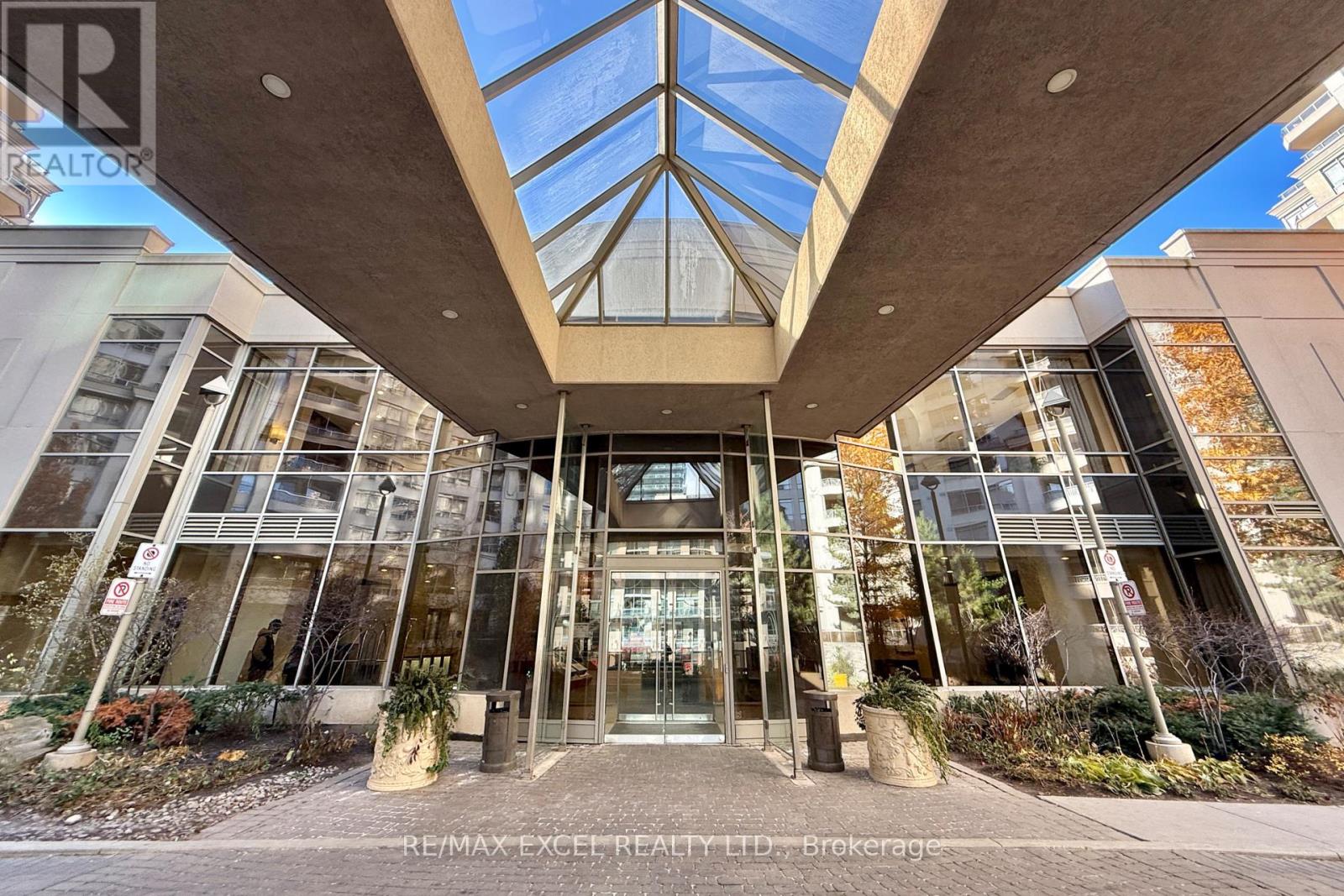 1918 - 3880 Duke Of York Boulevard, Mississauga, Ontario L5B 4M7 - Photo 34 - W12551812