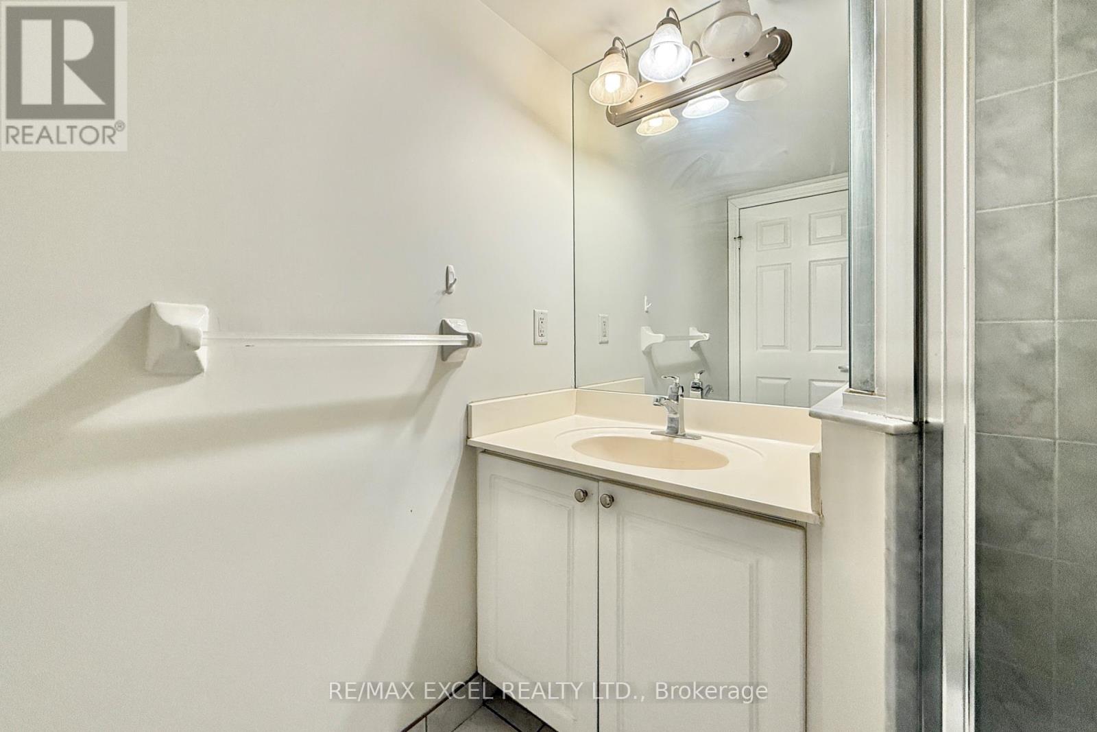 1918 - 3880 Duke Of York Boulevard, Mississauga, Ontario L5B 4M7 - Photo 21 - W12551812