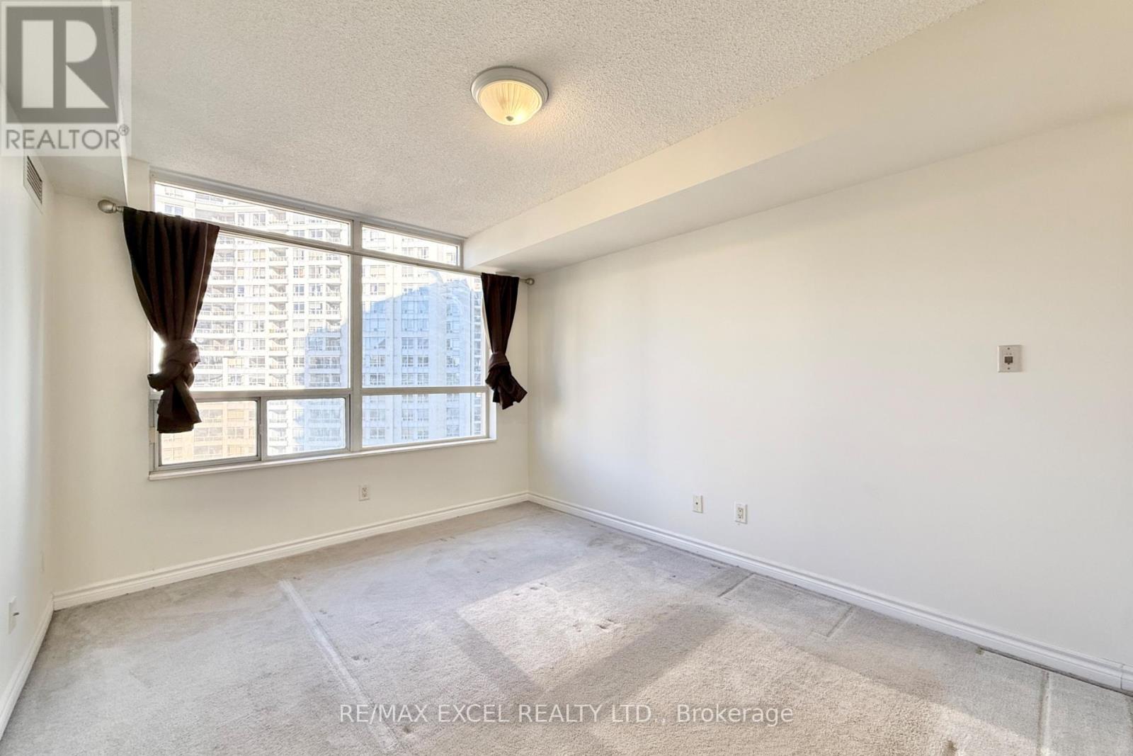 1918 - 3880 Duke Of York Boulevard, Mississauga, Ontario L5B 4M7 - Photo 18 - W12551812