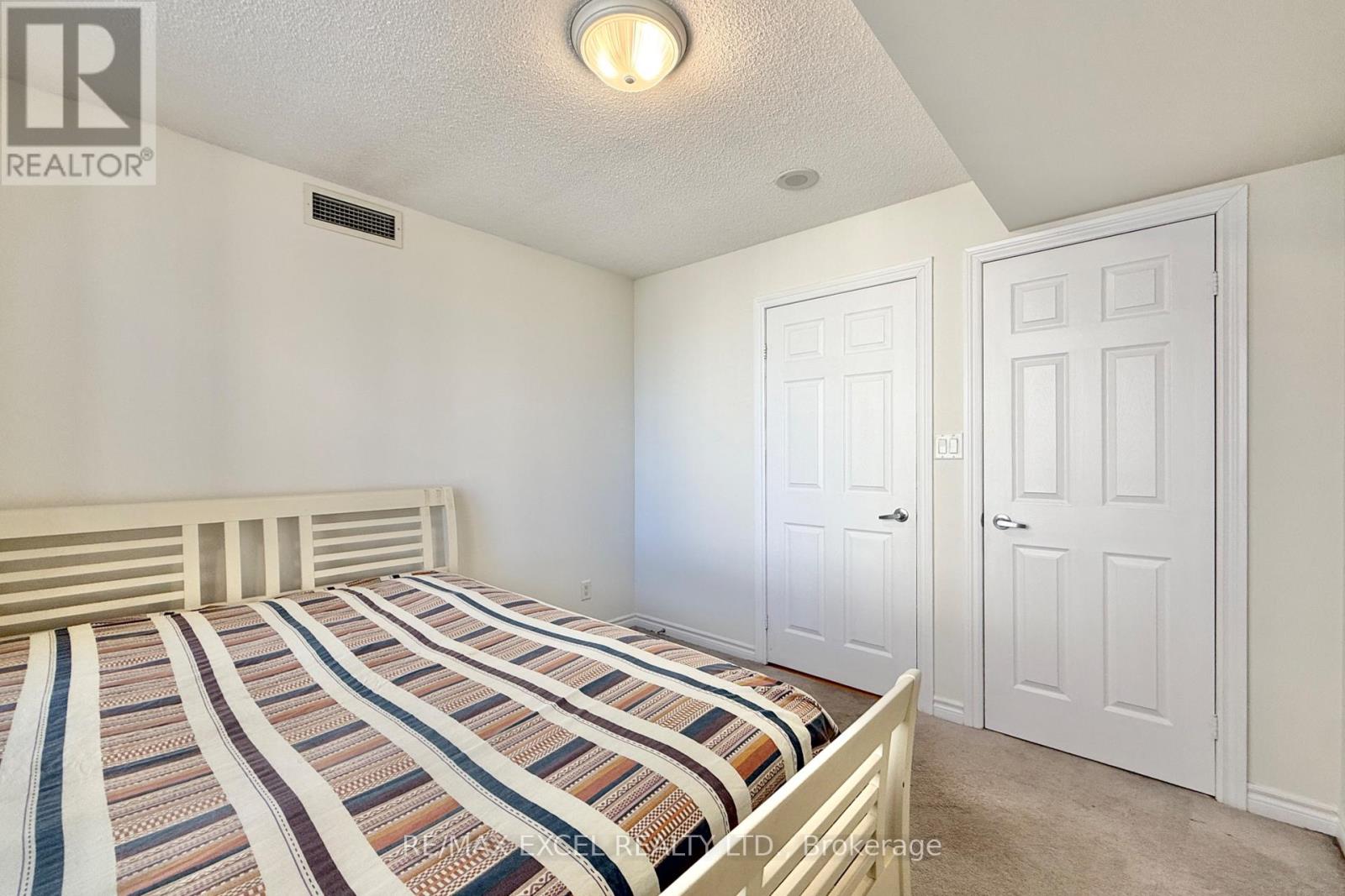 1918 - 3880 Duke Of York Boulevard, Mississauga, Ontario L5B 4M7 - Photo 23 - W12551812