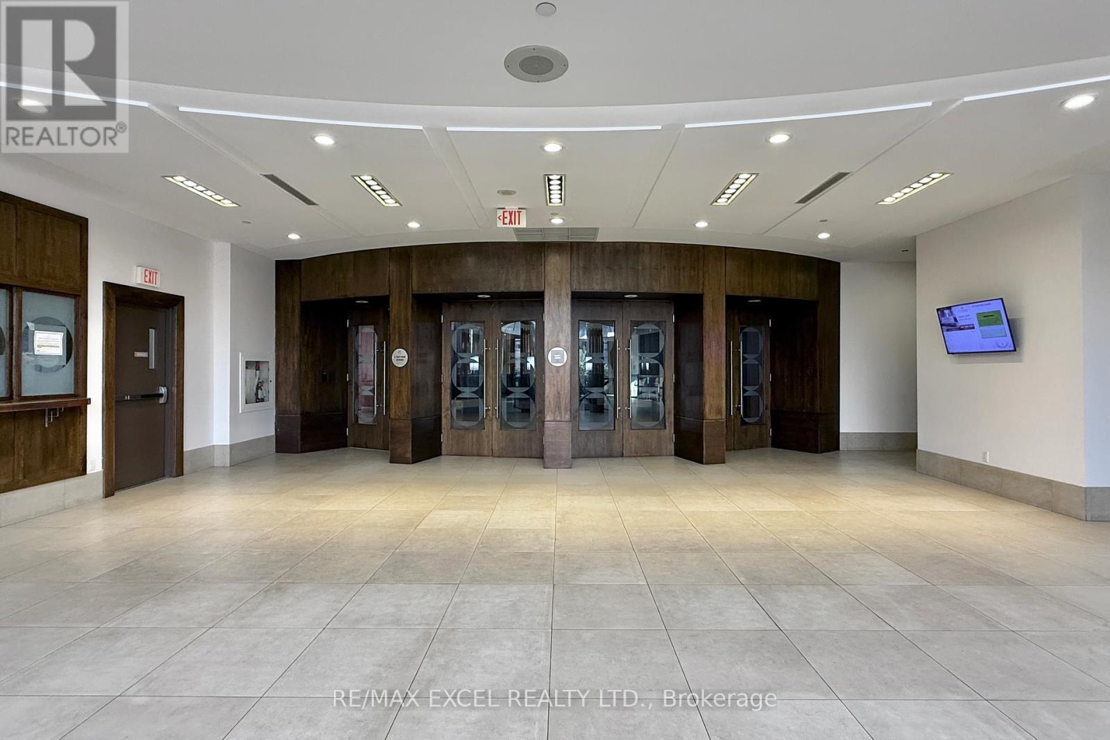 1918 - 3880 Duke Of York Boulevard, Mississauga, Ontario L5B 4M7 - Photo 32 - W12551812