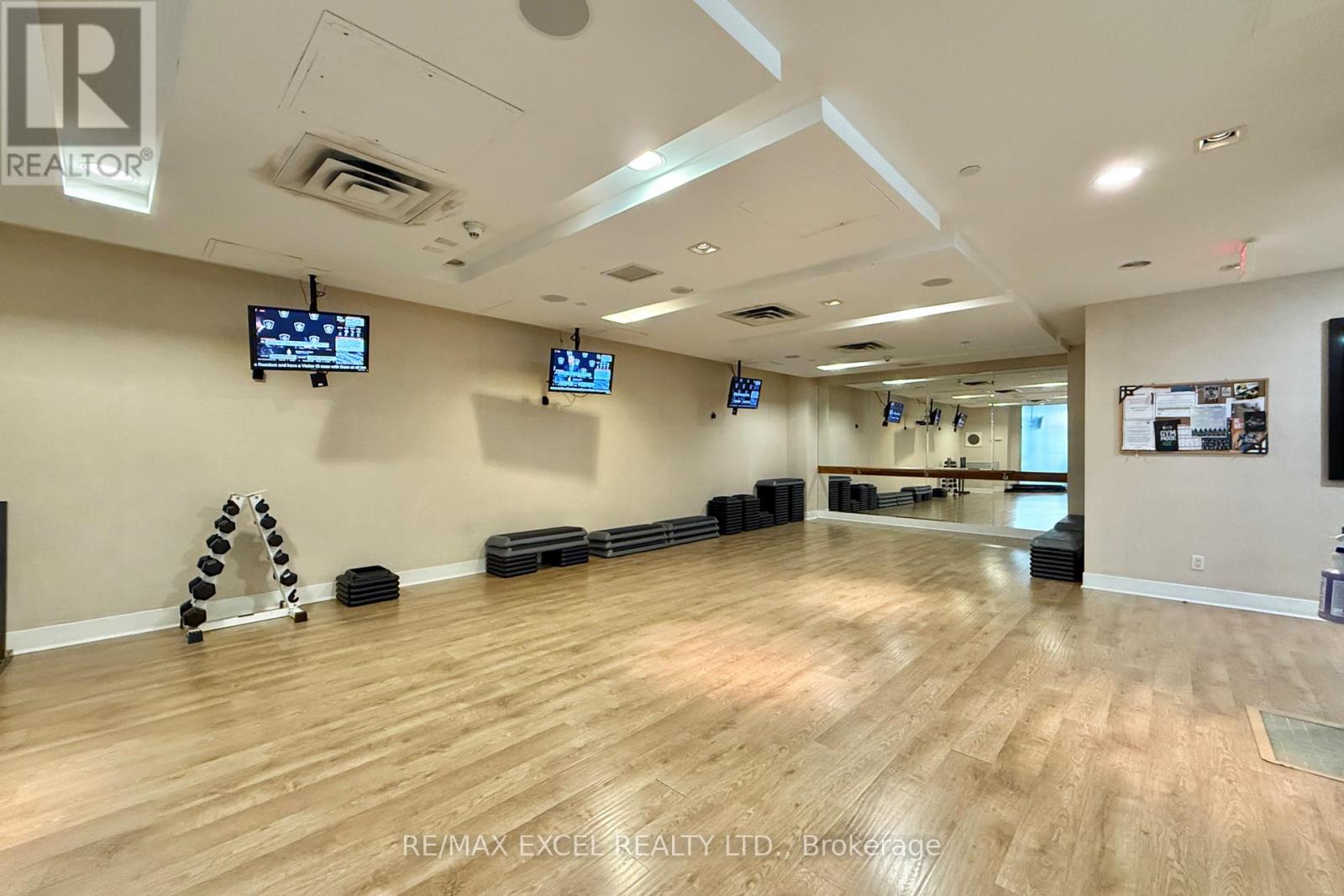 1918 - 3880 Duke Of York Boulevard, Mississauga, Ontario L5B 4M7 - Photo 28 - W12551812