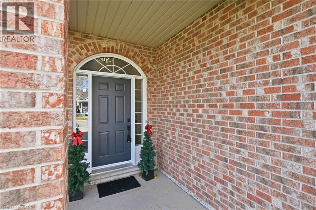 344 St. Lawrence Drive, Welland, Ontario  L3C 7H7 - Photo 3 - 40788849