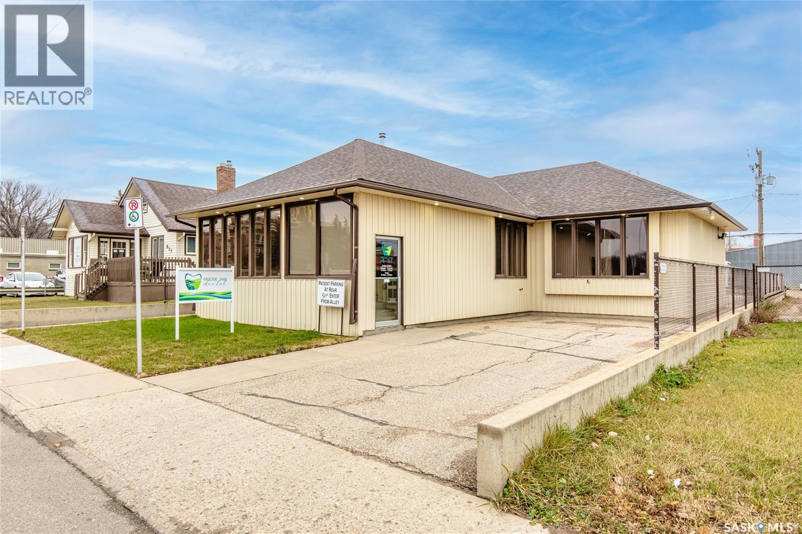 821 1st AVENUE NW, Moose Jaw, Saskatchewan