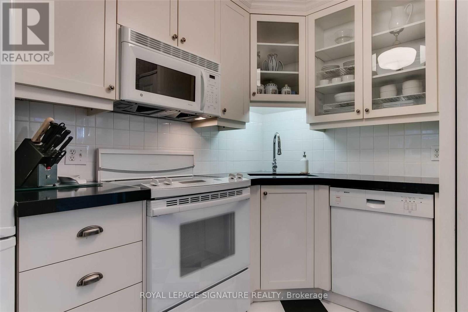 Unit 2 - 313 Lonsdale Road, Toronto, Ontario  M4V 1X3 - Photo 7 - C12553216