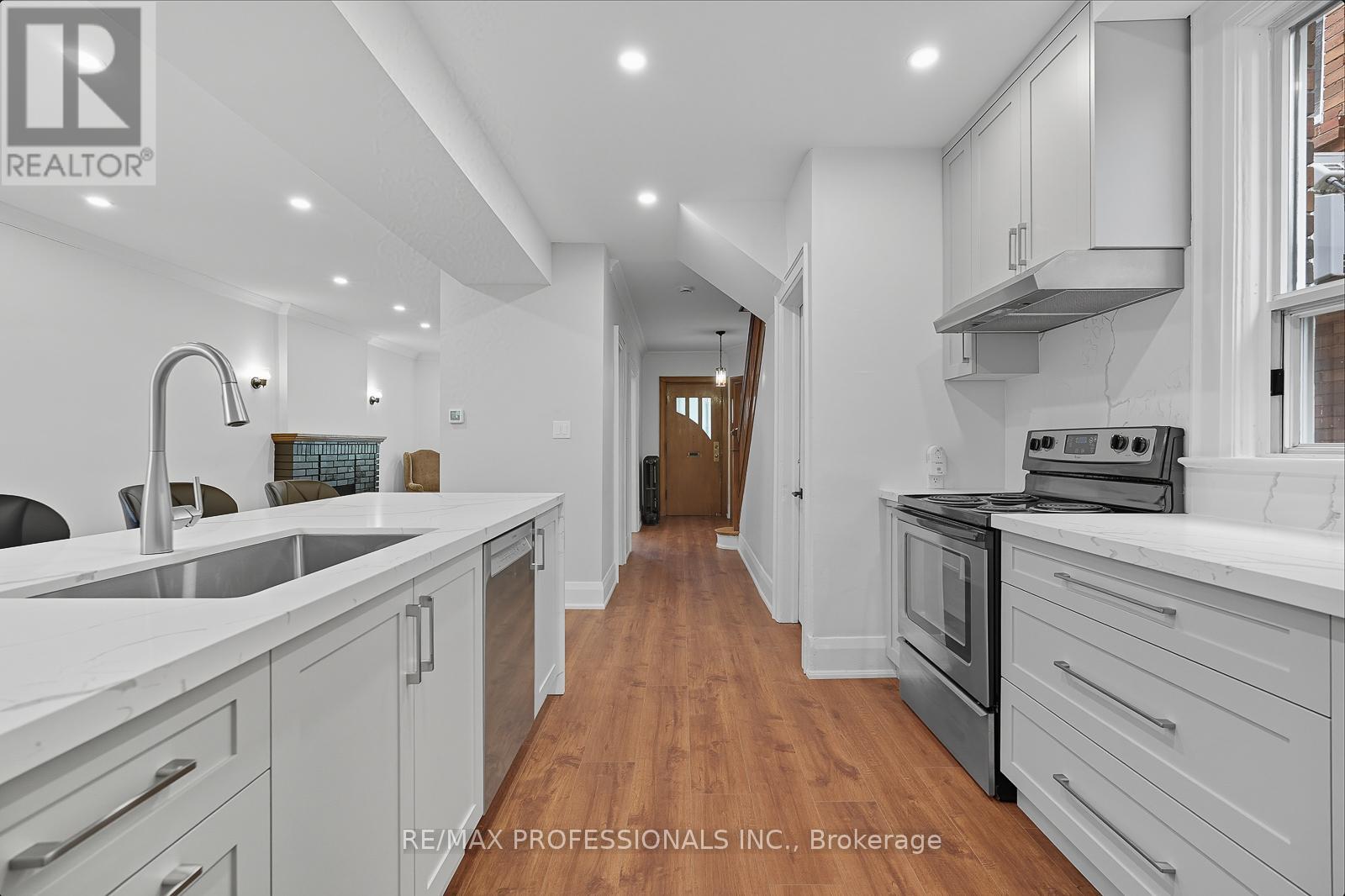 45 St Germain Avenue, Toronto, Ontario  M5M 1V9 - Photo 14 - C12553260