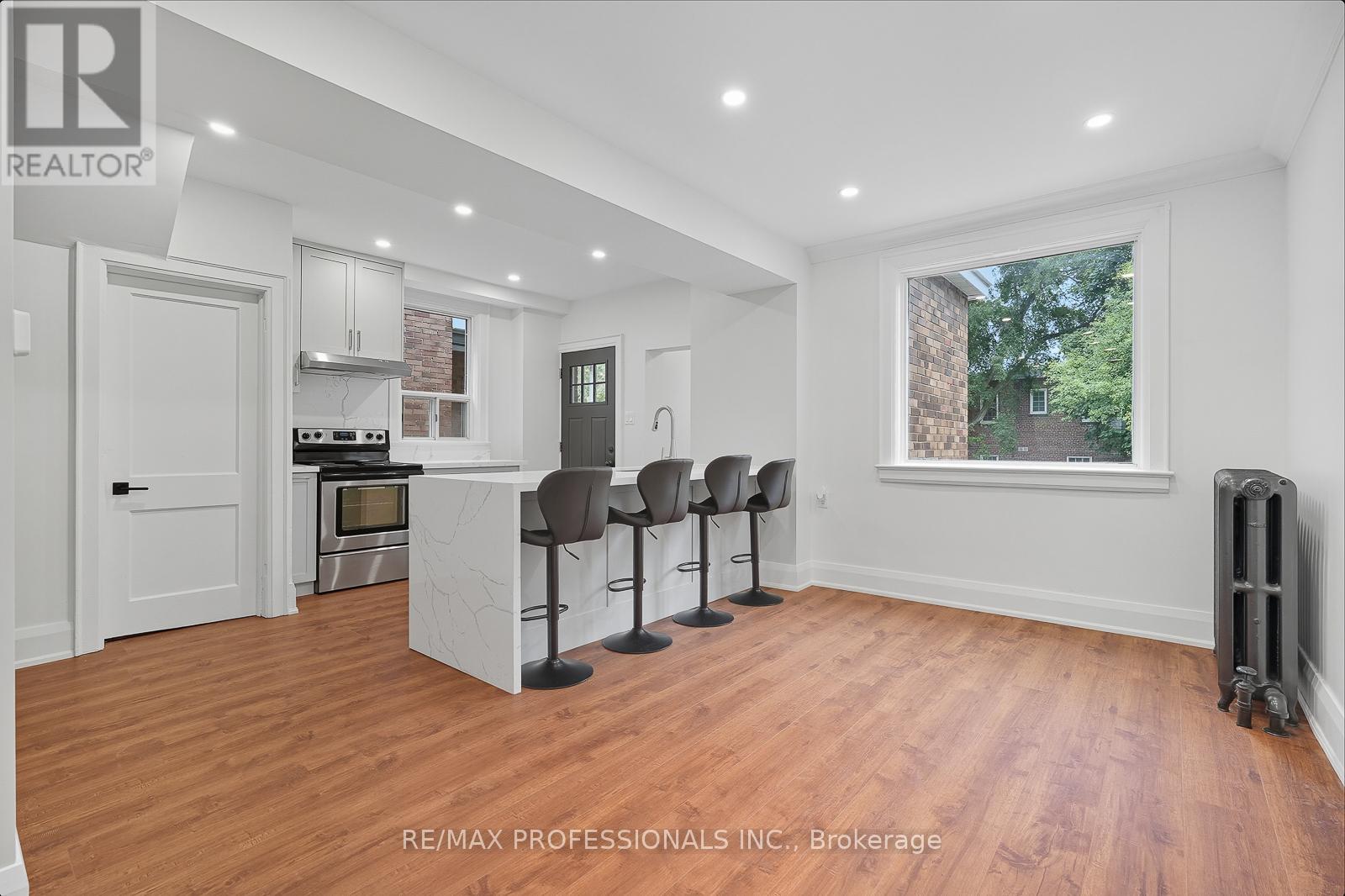 45 St Germain Avenue, Toronto, Ontario  M5M 1V9 - Photo 8 - C12553260