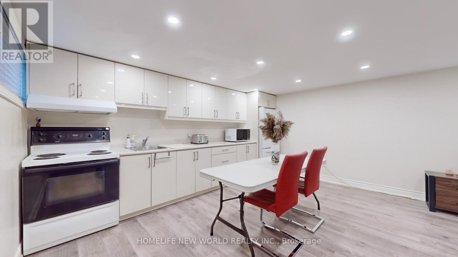 Bsm - 11 Elynhill Drive, Toronto, Ontario  M2R 1C5 - Photo 6 - C12553268