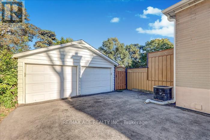 53 Falaise Road, Toronto, Ontario  M1E 3B7 - Photo 5 - E12553224