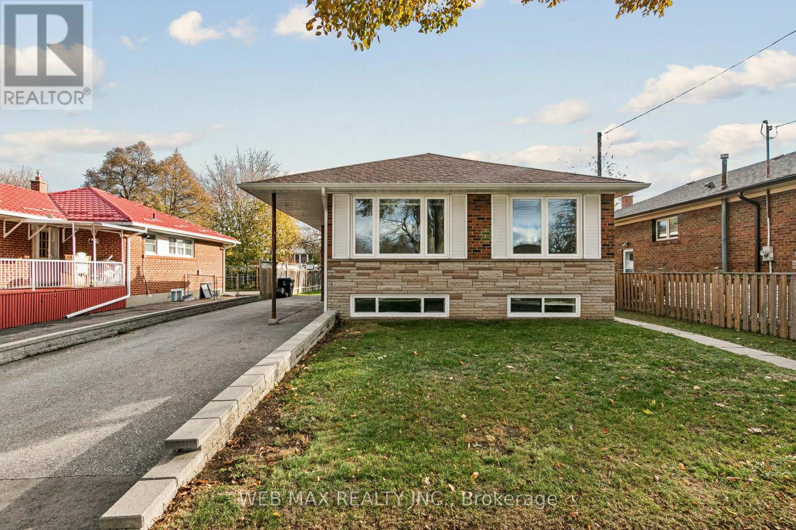55 SHAWFORD CRESCENT, Toronto, Ontario