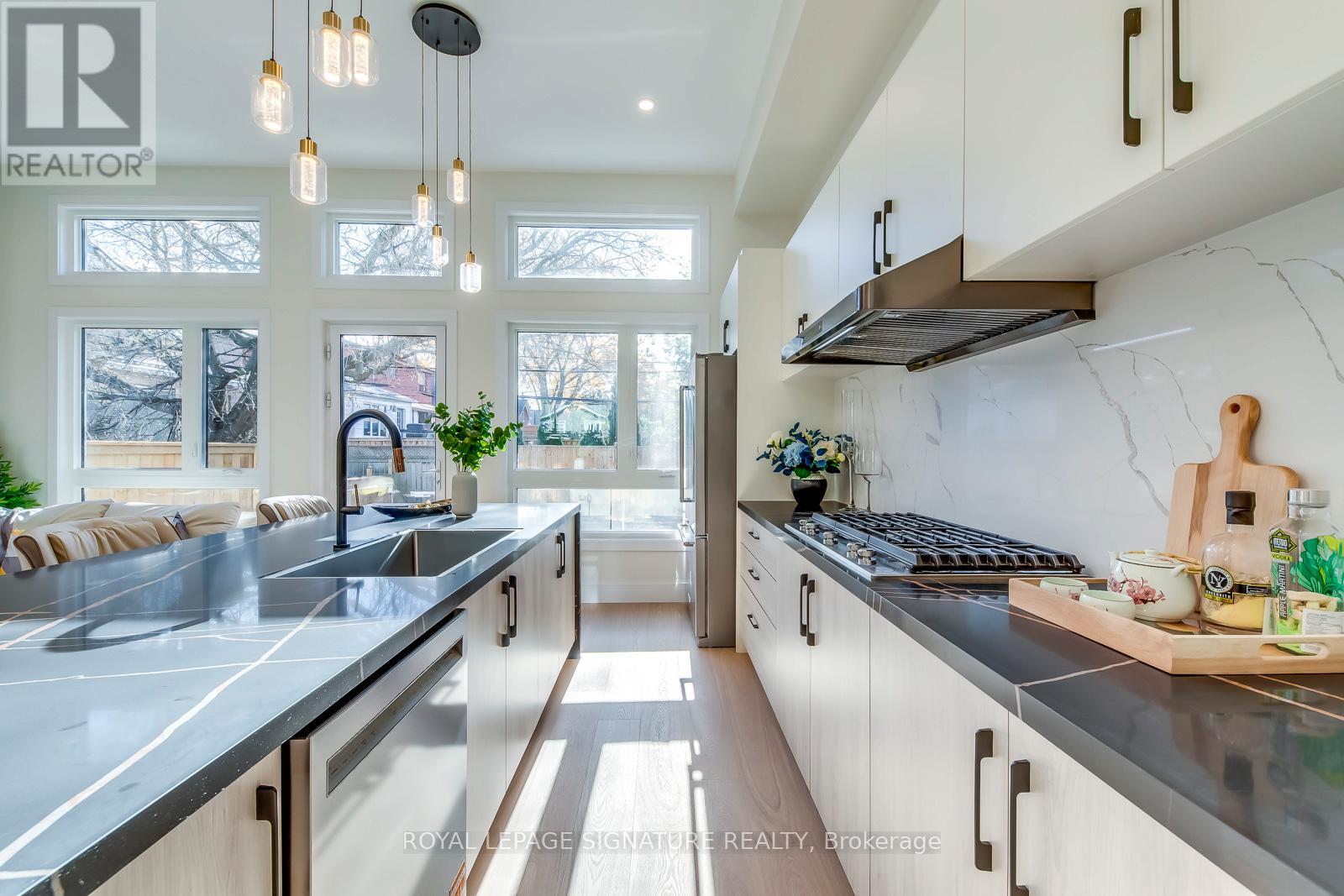 117 Holborne Avenue, Toronto, Ontario  M4C 2R3 - Photo 10 - E12553252