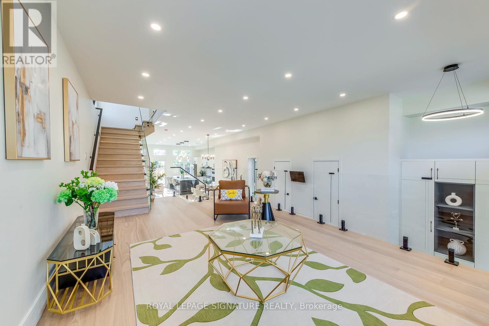 117 Holborne Avenue, Toronto, Ontario  M4C 2R3 - Photo 16 - E12553252