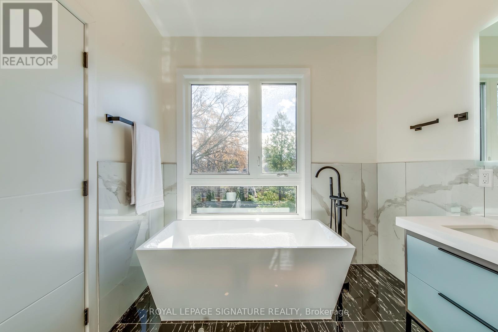 117 Holborne Avenue, Toronto, Ontario  M4C 2R3 - Photo 26 - E12553252