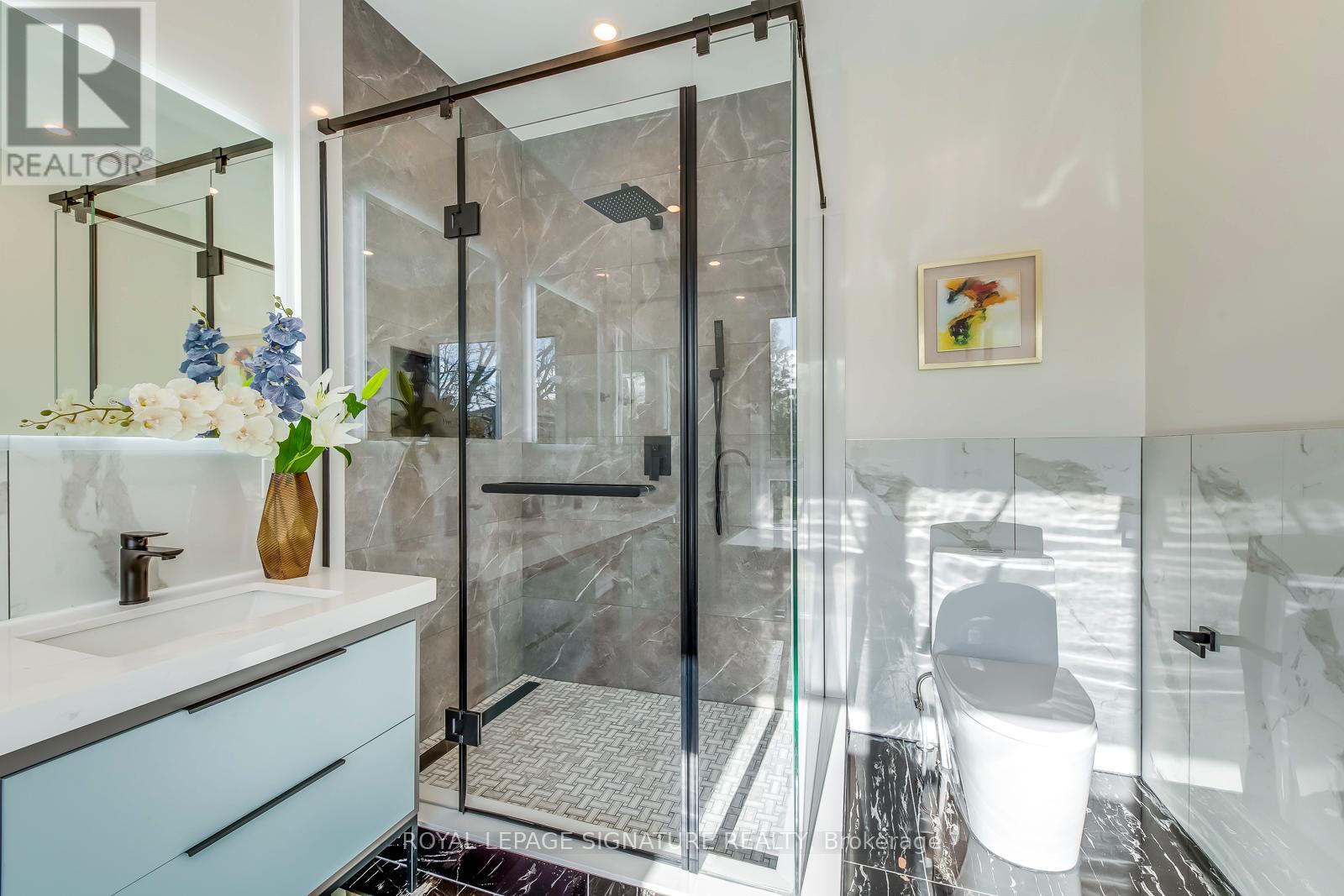 117 Holborne Avenue, Toronto, Ontario  M4C 2R3 - Photo 27 - E12553252