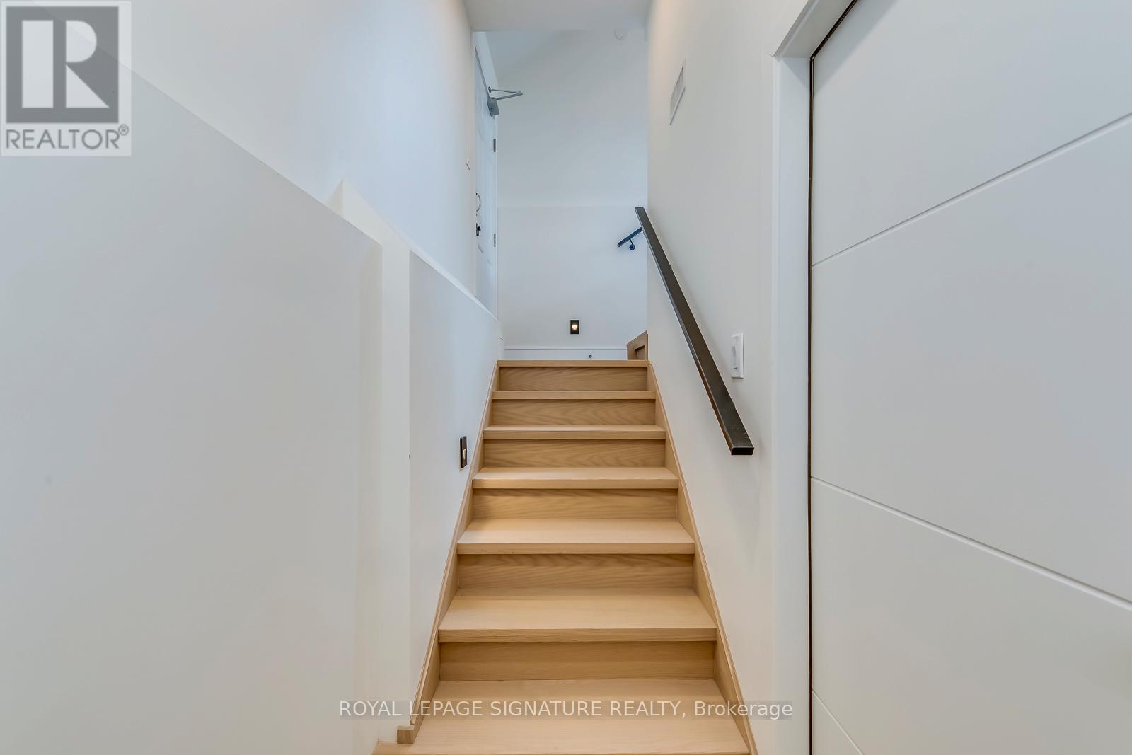 117 Holborne Avenue, Toronto, Ontario  M4C 2R3 - Photo 35 - E12553252