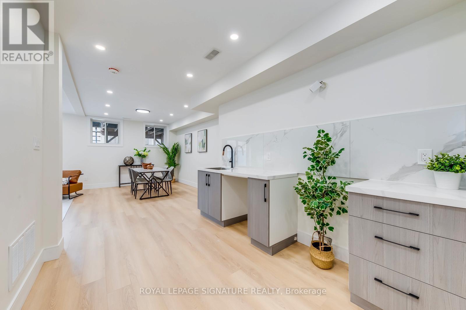 117 Holborne Avenue, Toronto, Ontario  M4C 2R3 - Photo 39 - E12553252